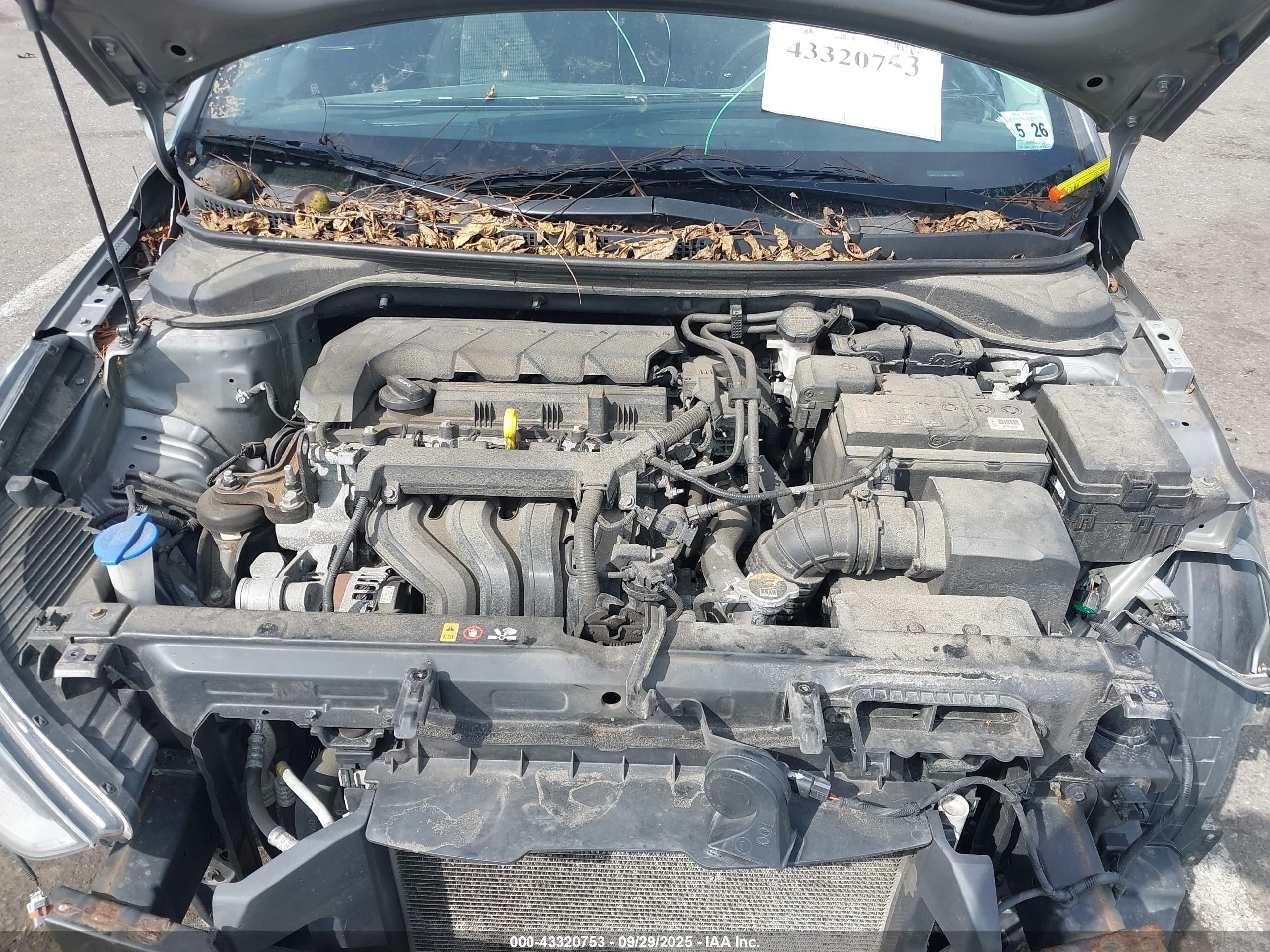 HYUNDAI ACCENT image 10
