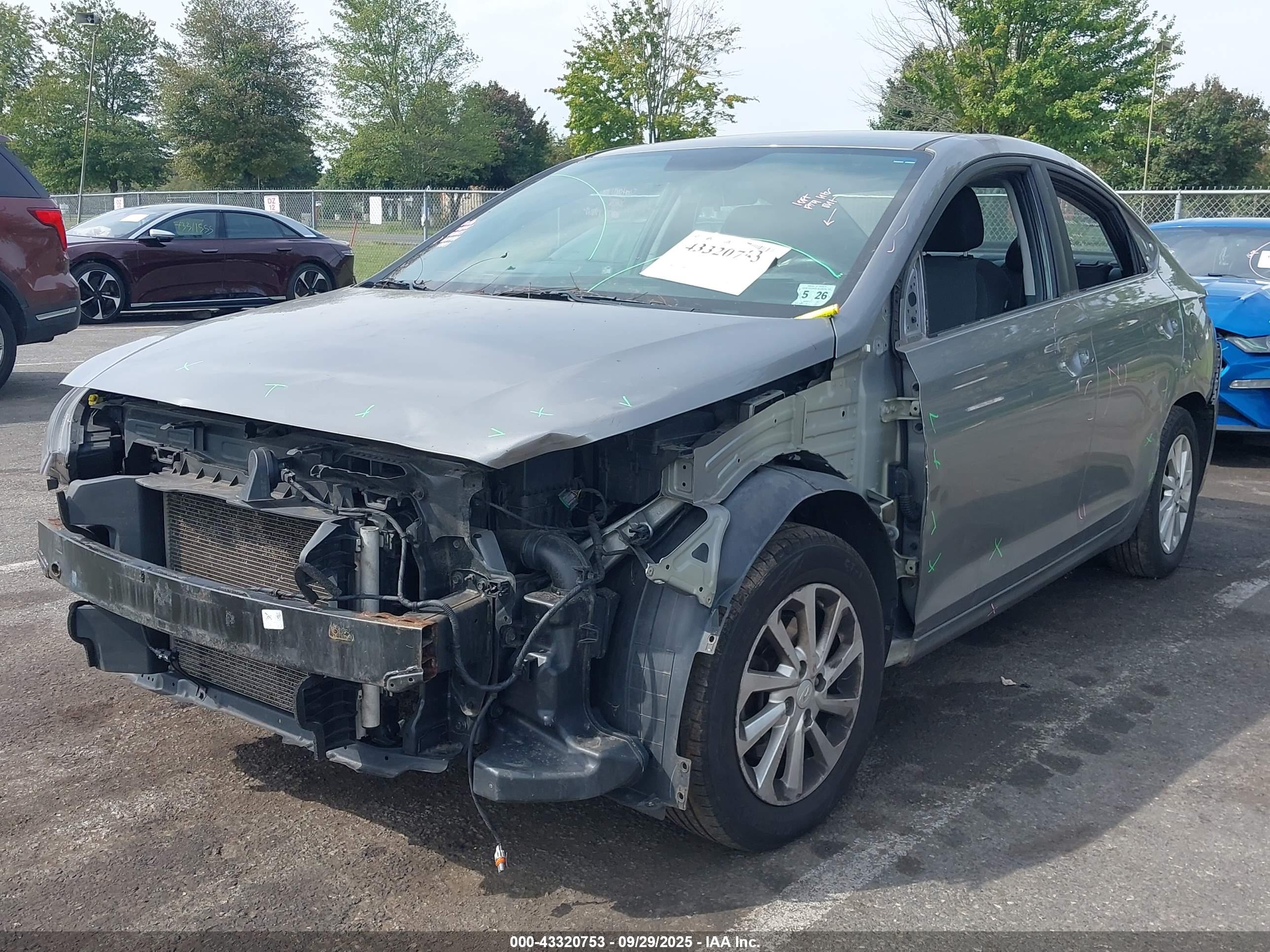 HYUNDAI ACCENT image 2