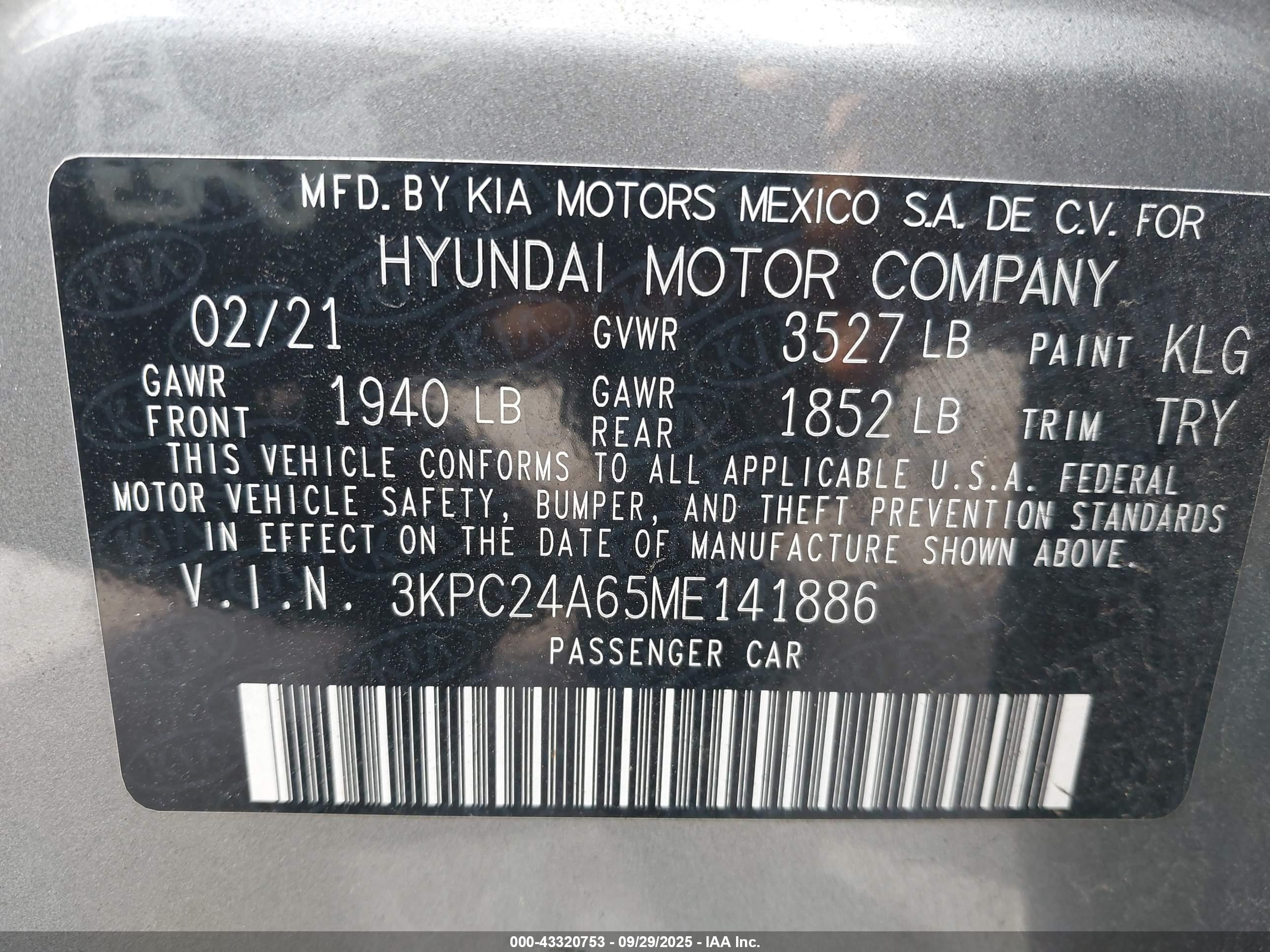 HYUNDAI ACCENT image 9