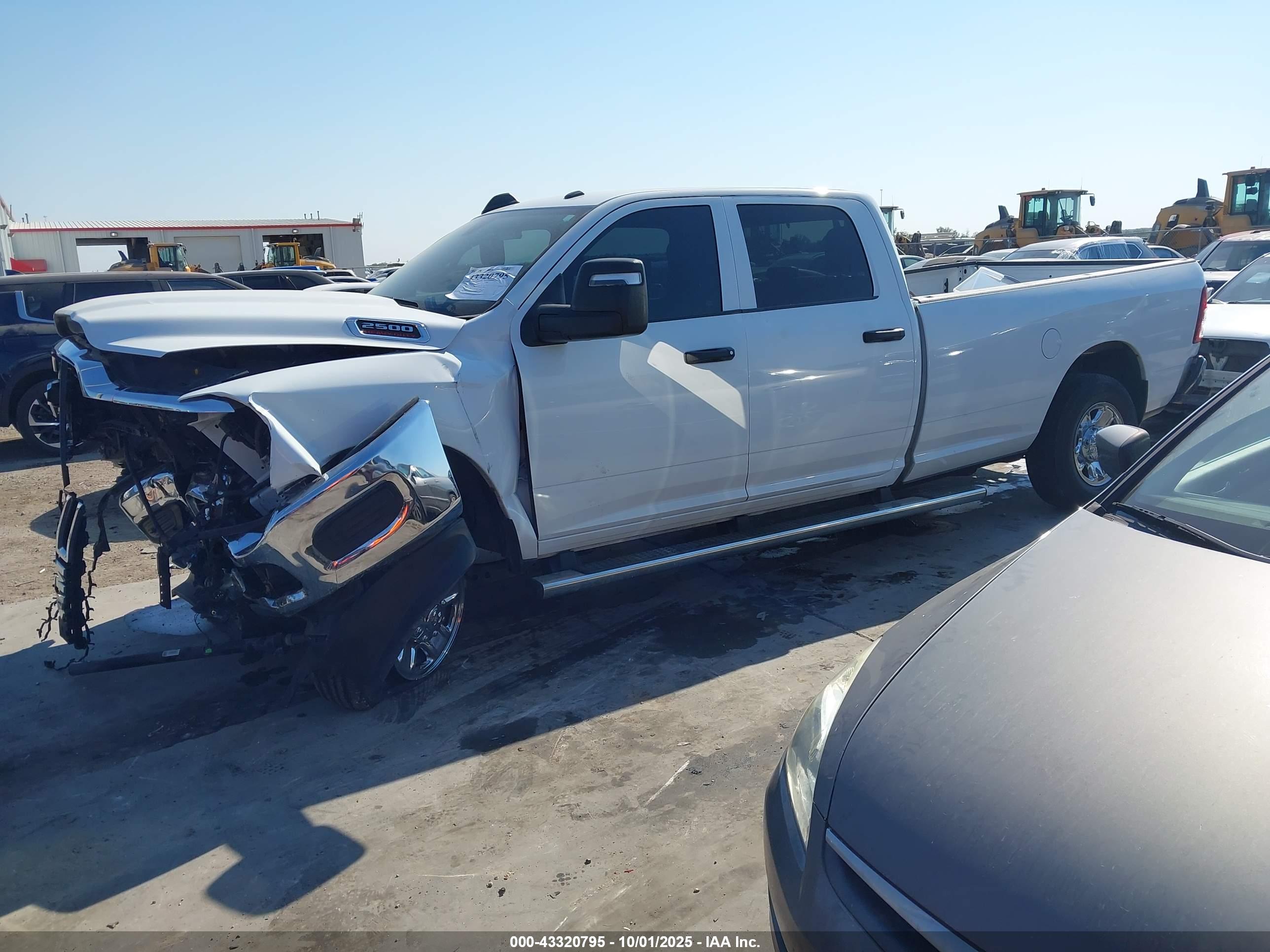 RAM 2500 image 2