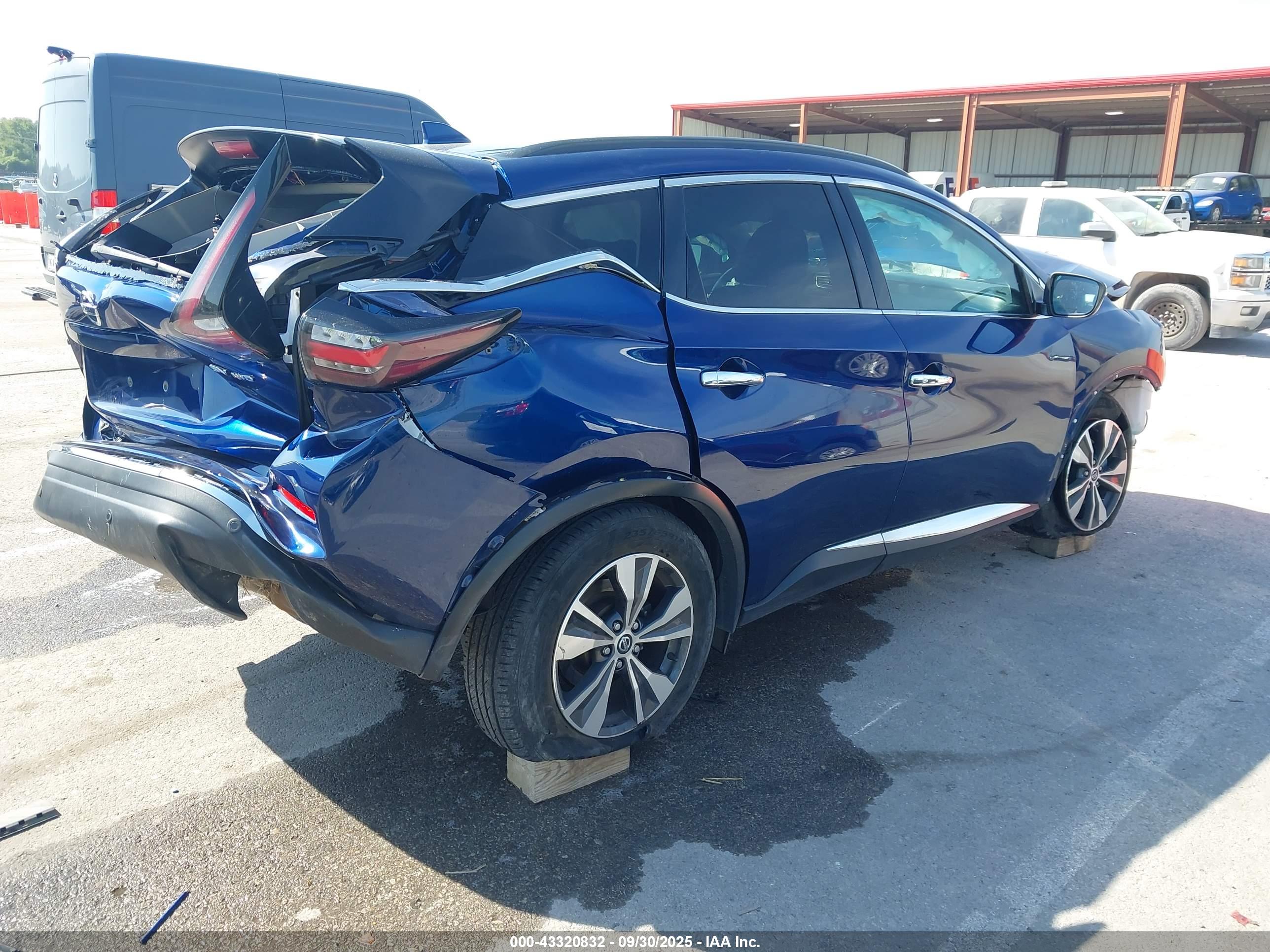 NISSAN MURANO image 4