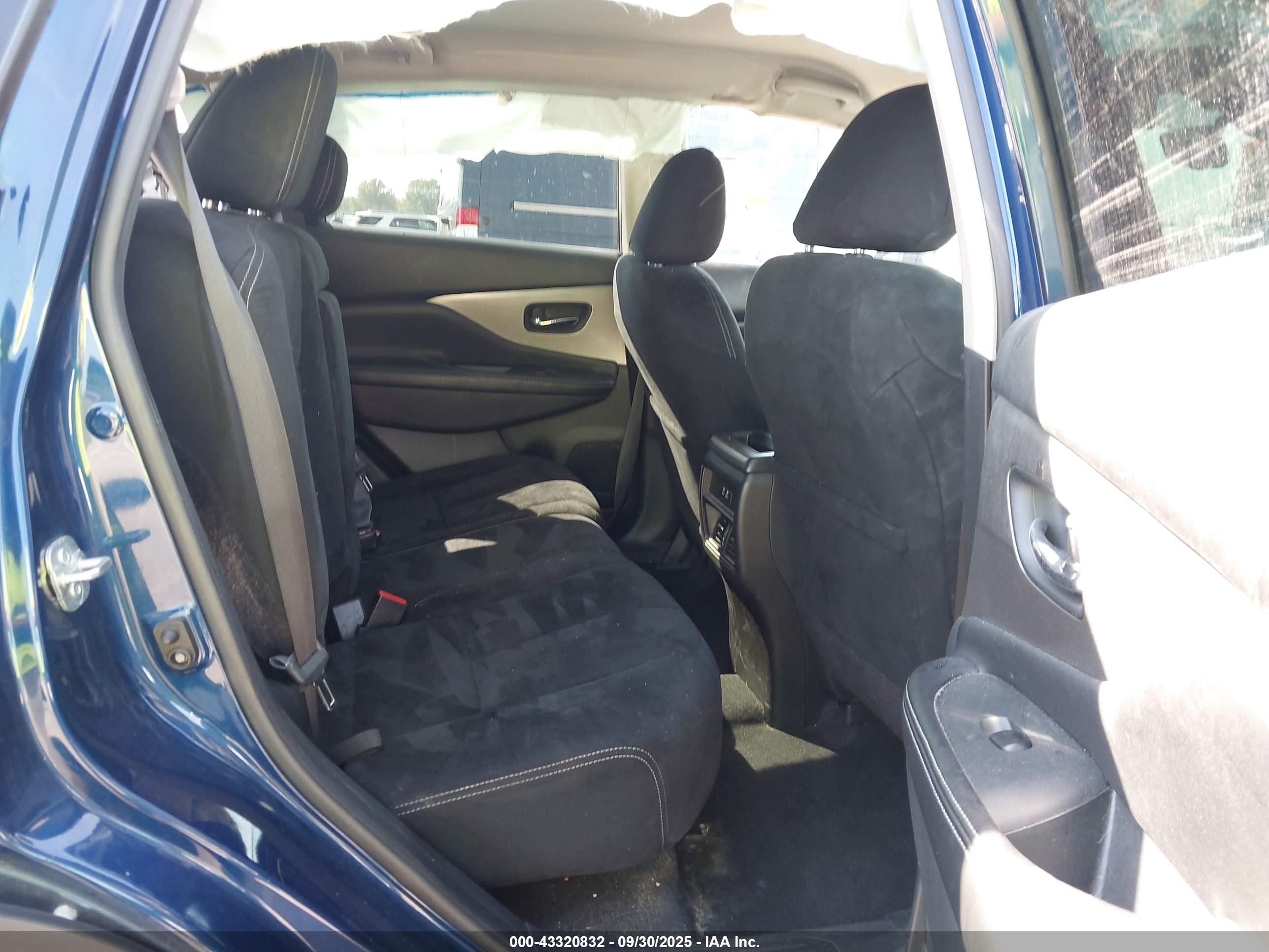 NISSAN MURANO image 8