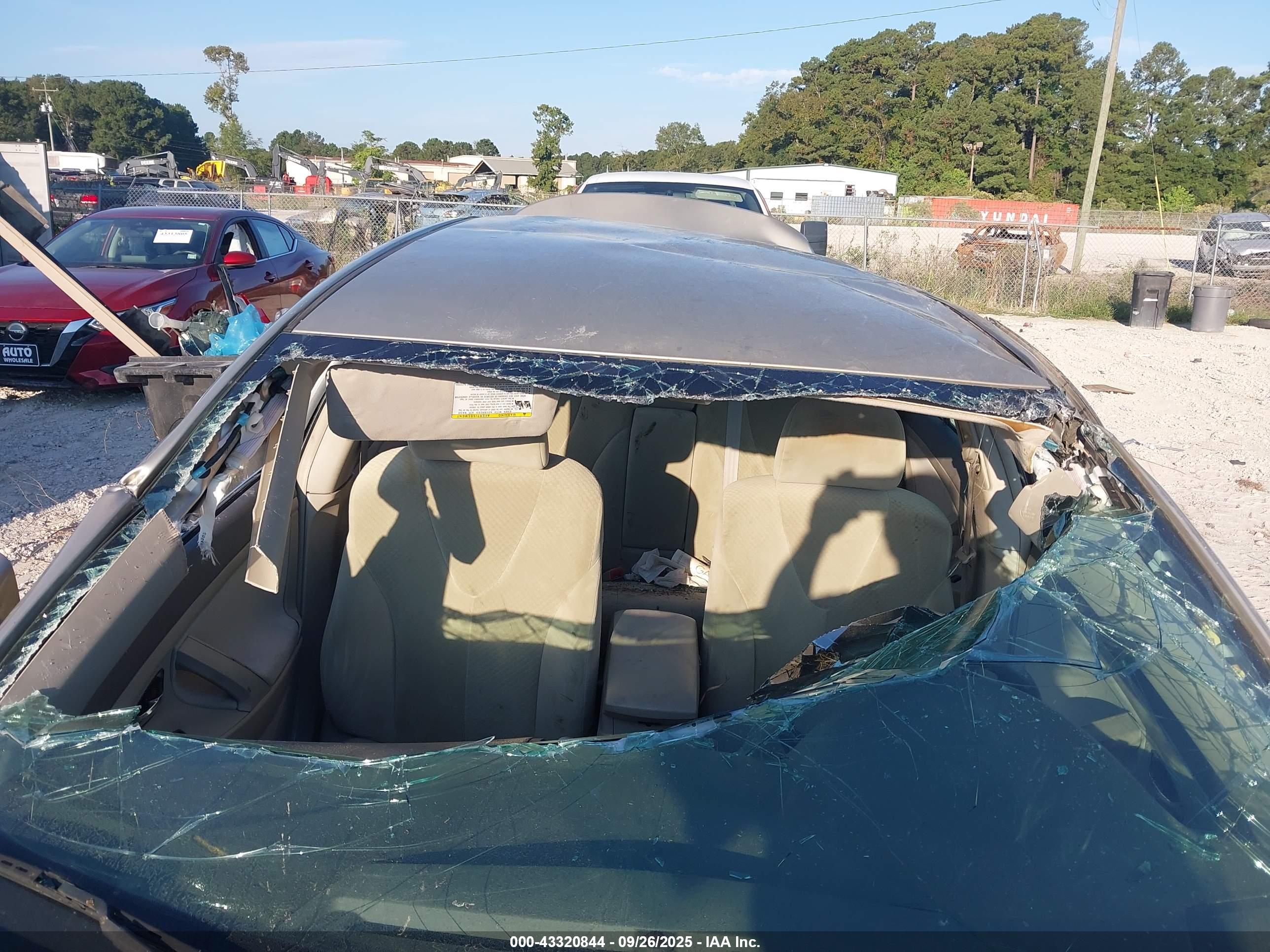 TOYOTA CAMRY image 6