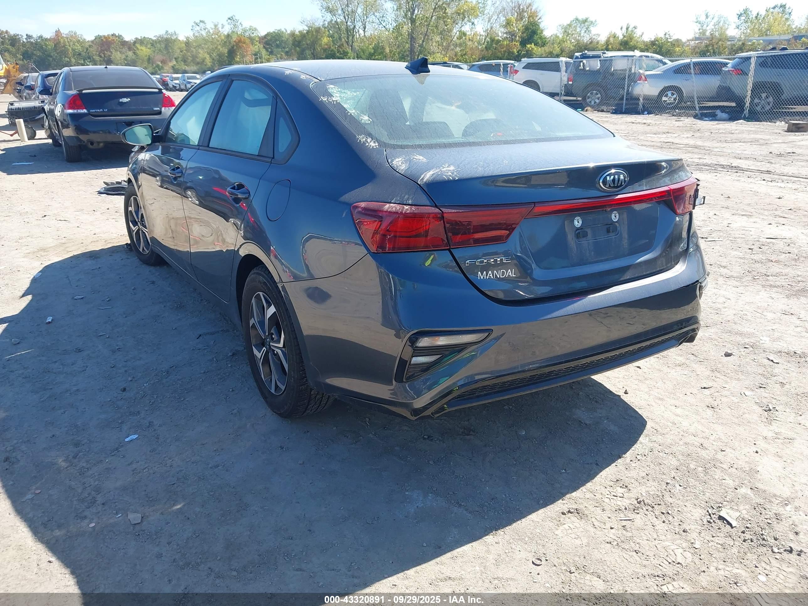 KIA FORTE image 3