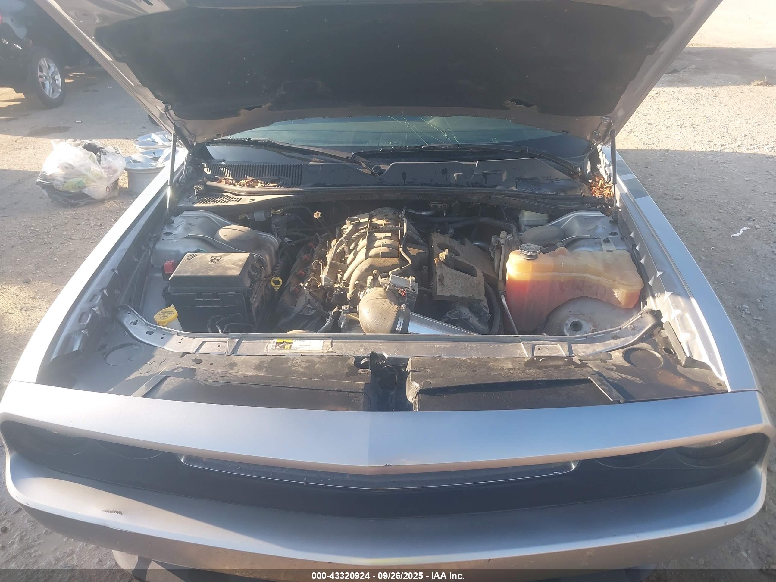 DODGE CHALLENGER image 10