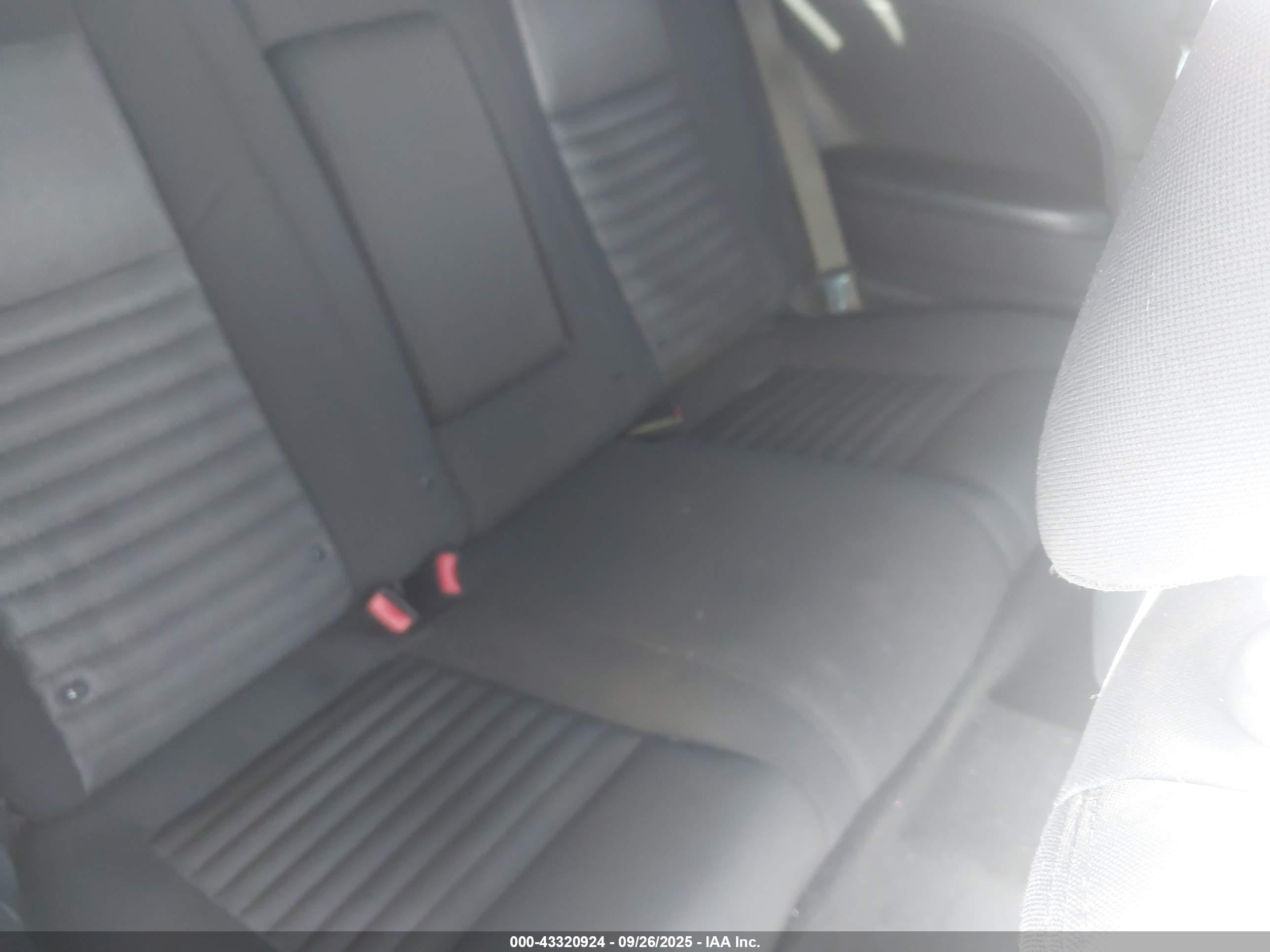DODGE CHALLENGER image 8