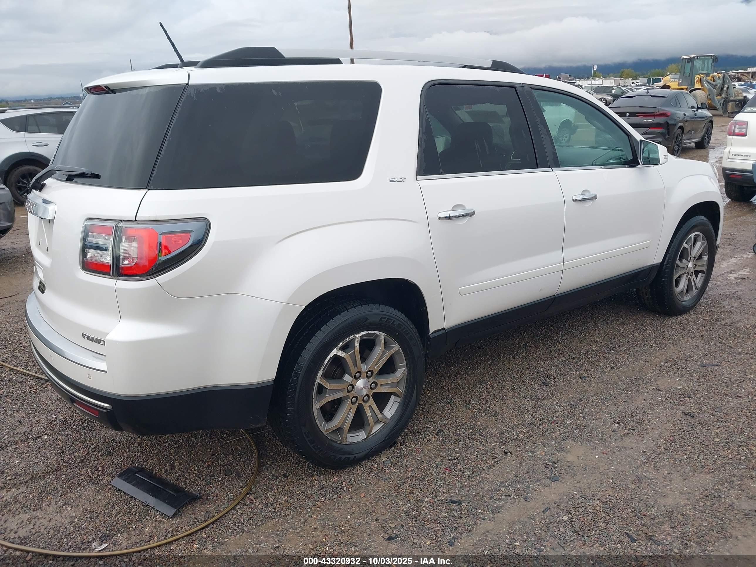 GMC ACADIA image 4
