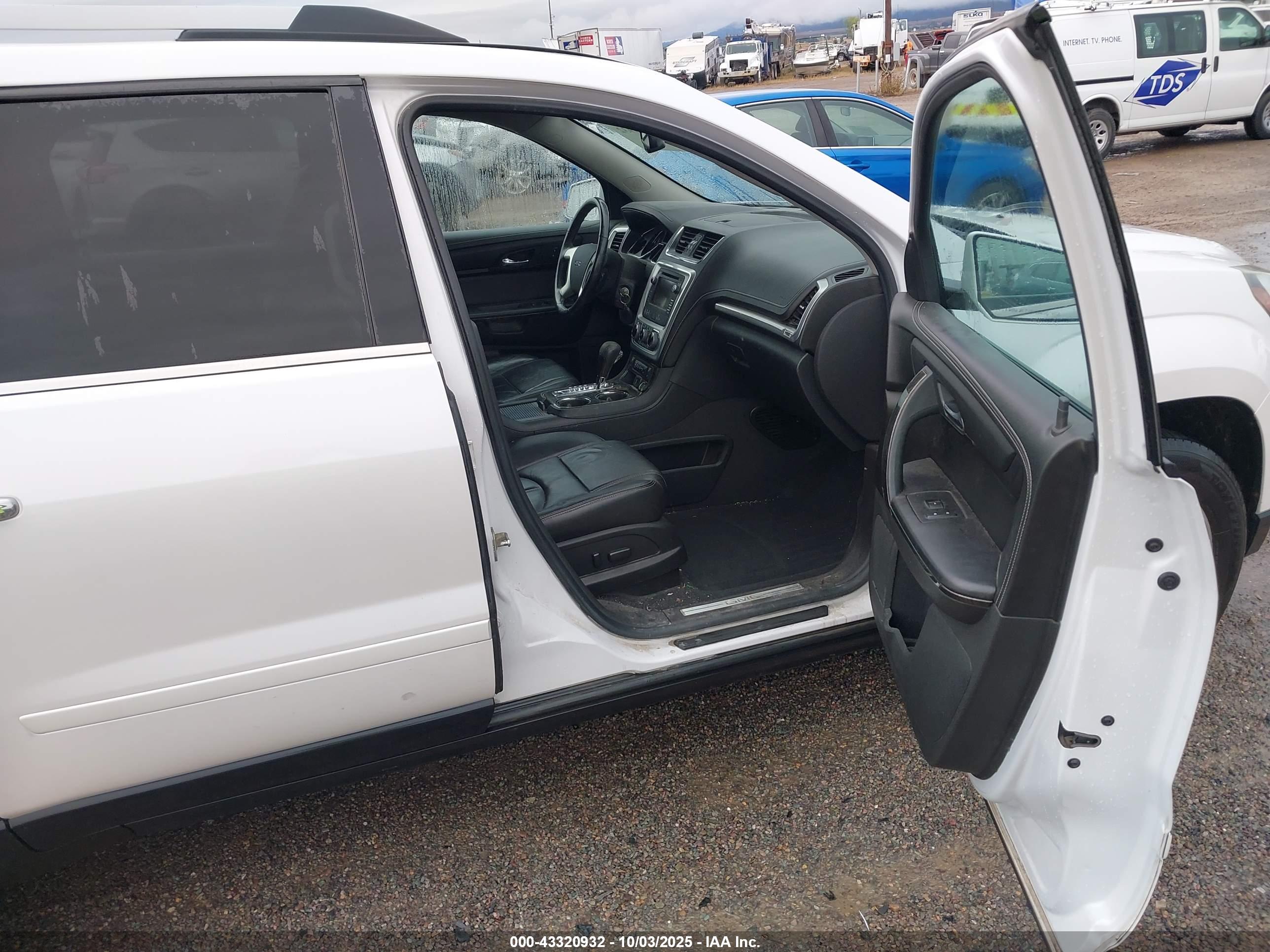 GMC ACADIA image 5