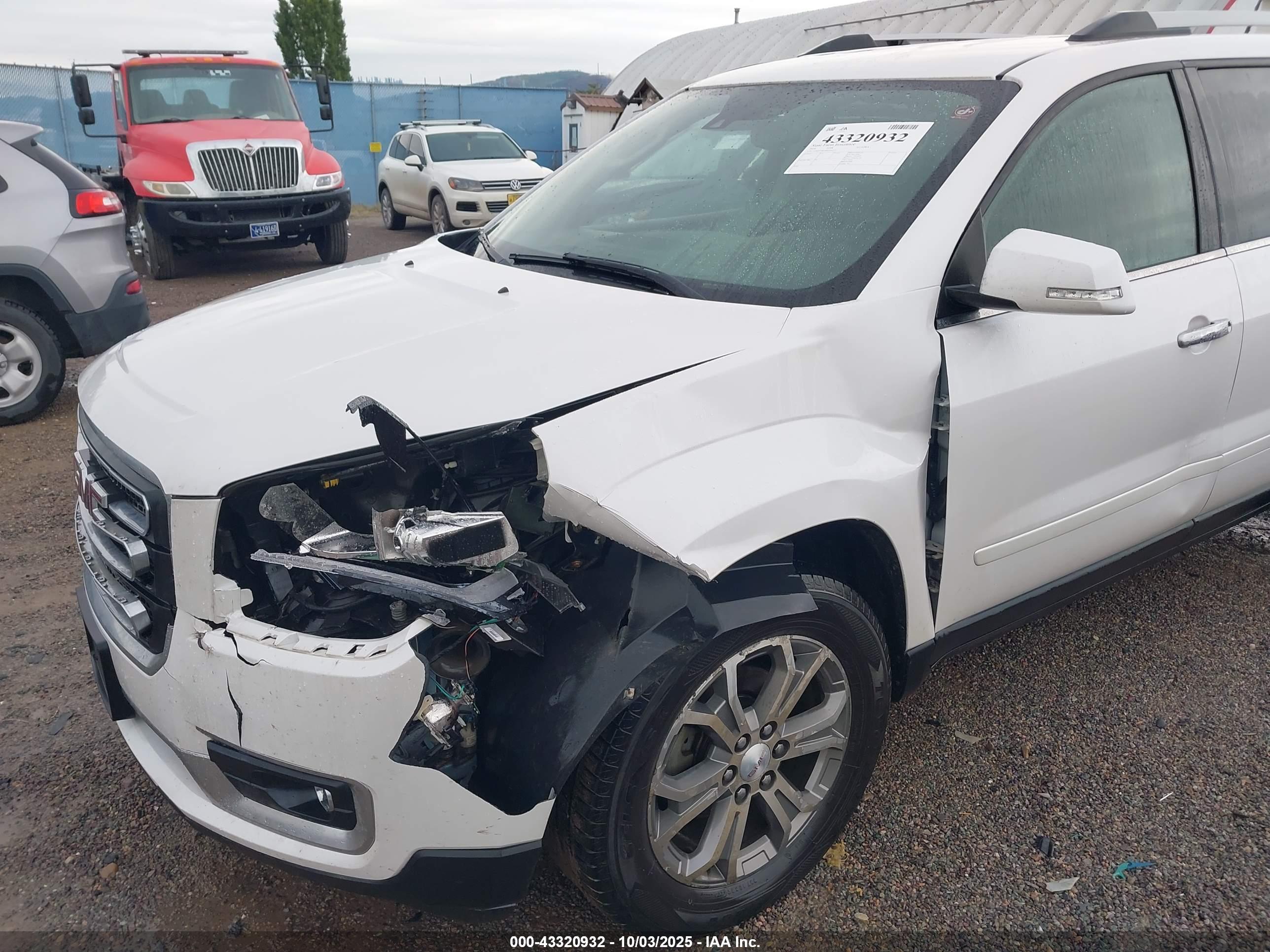 GMC ACADIA image 6