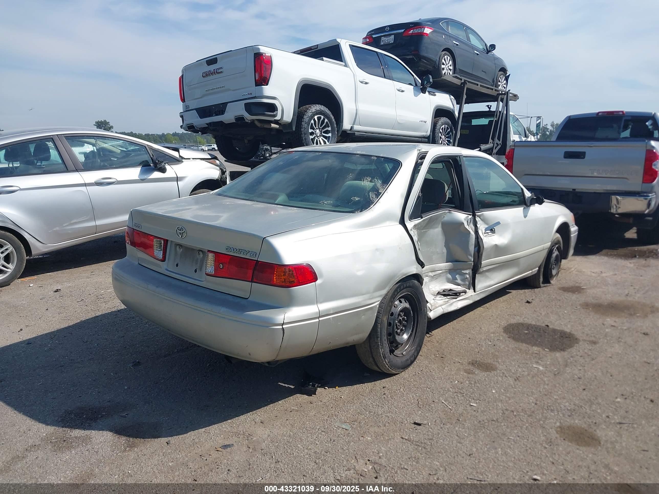 TOYOTA CAMRY image 4