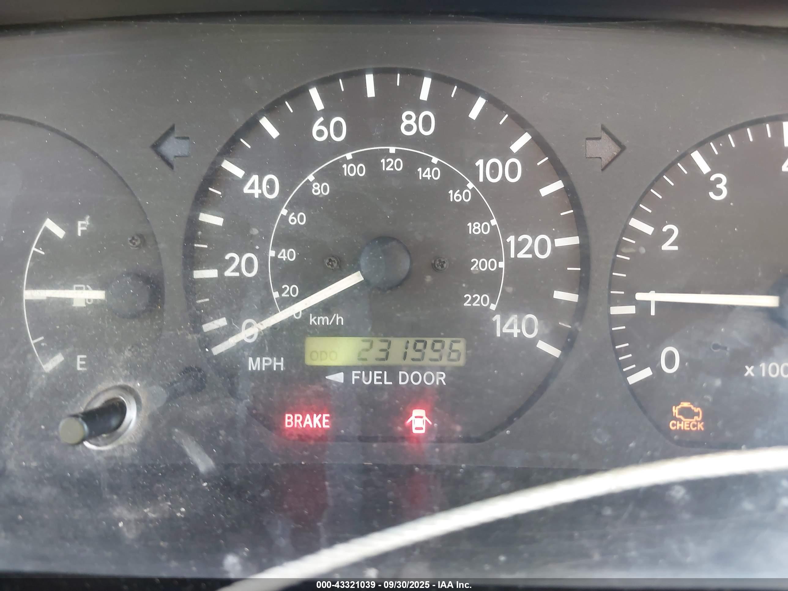 TOYOTA CAMRY image 7