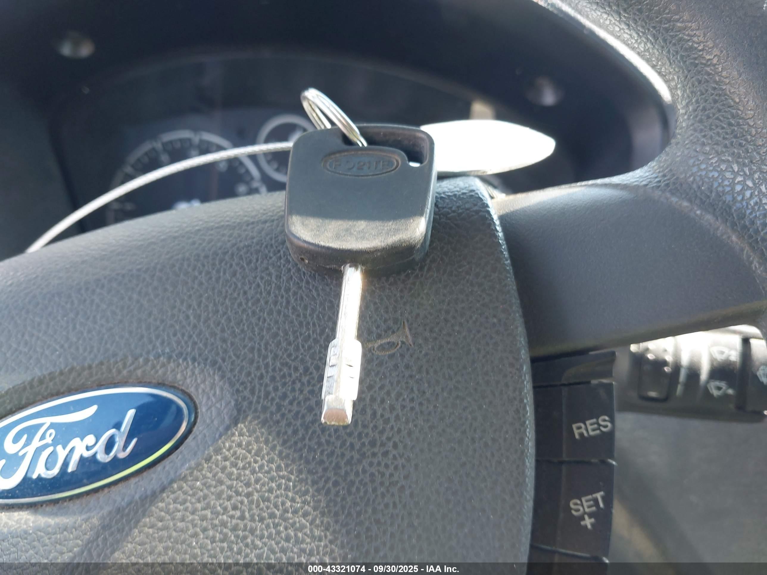 FORD TRANSIT image 11