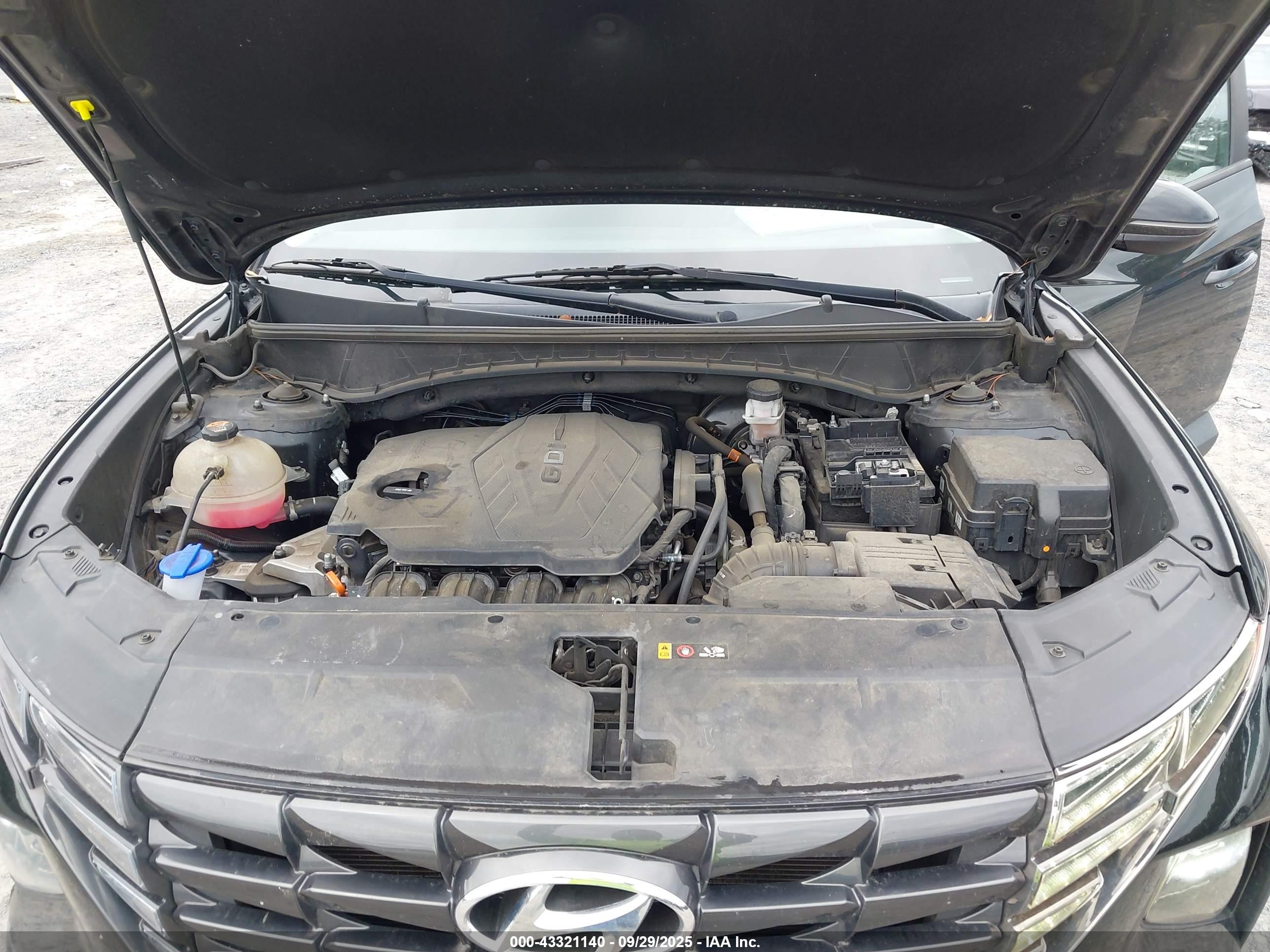 HYUNDAI TUCSON image 10