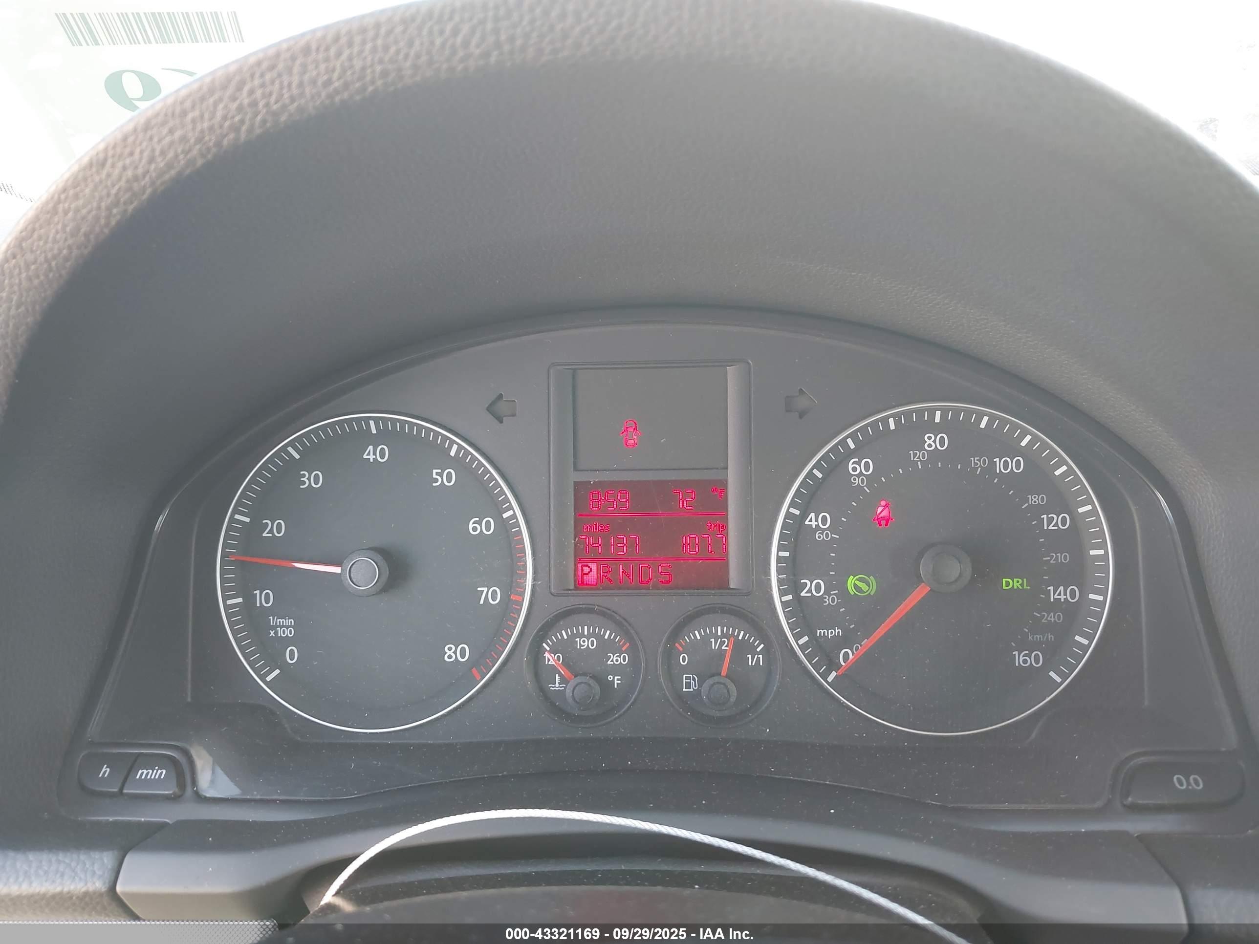 VOLKSWAGEN JETTA image 7