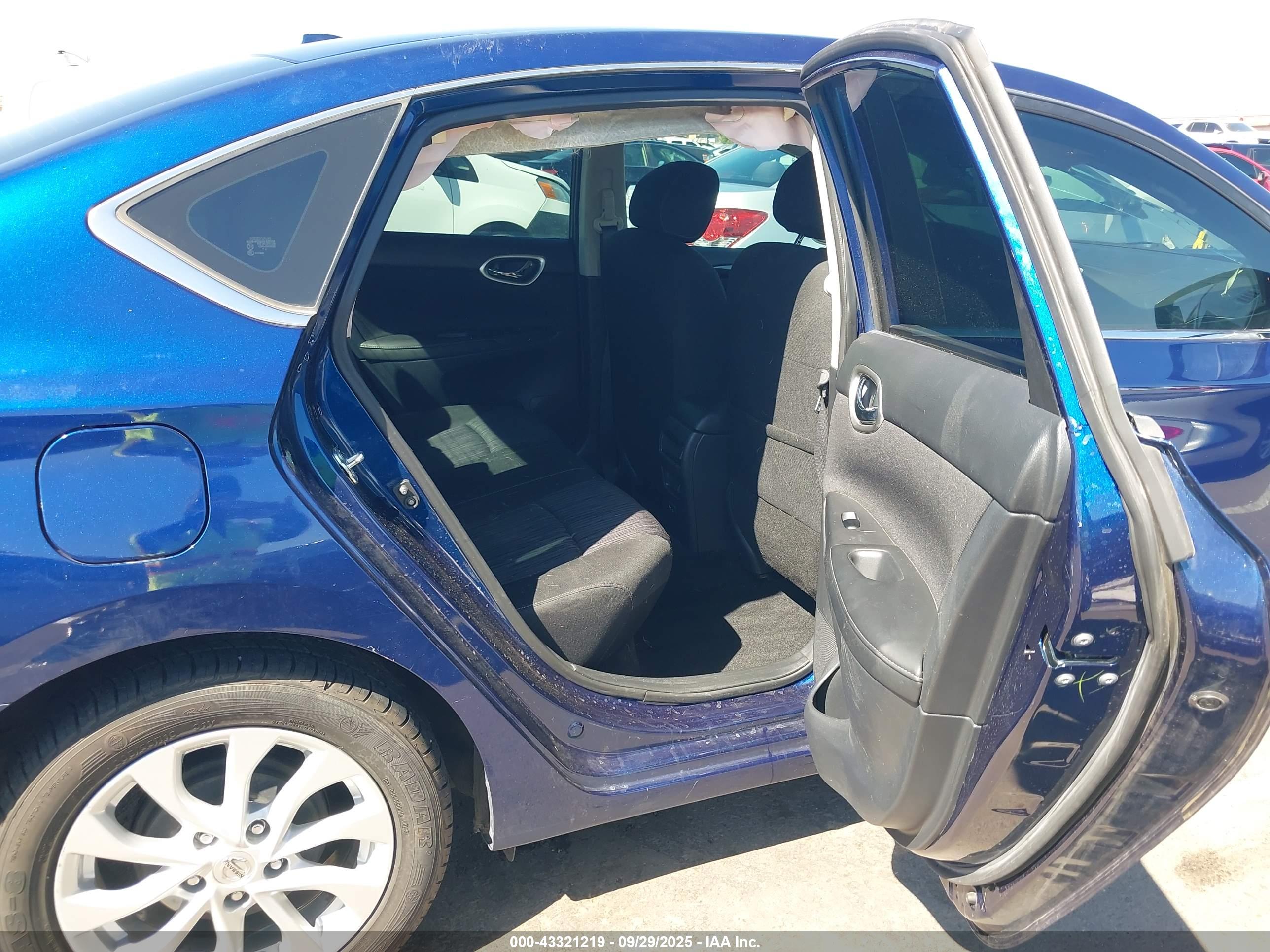 NISSAN SENTRA image 8