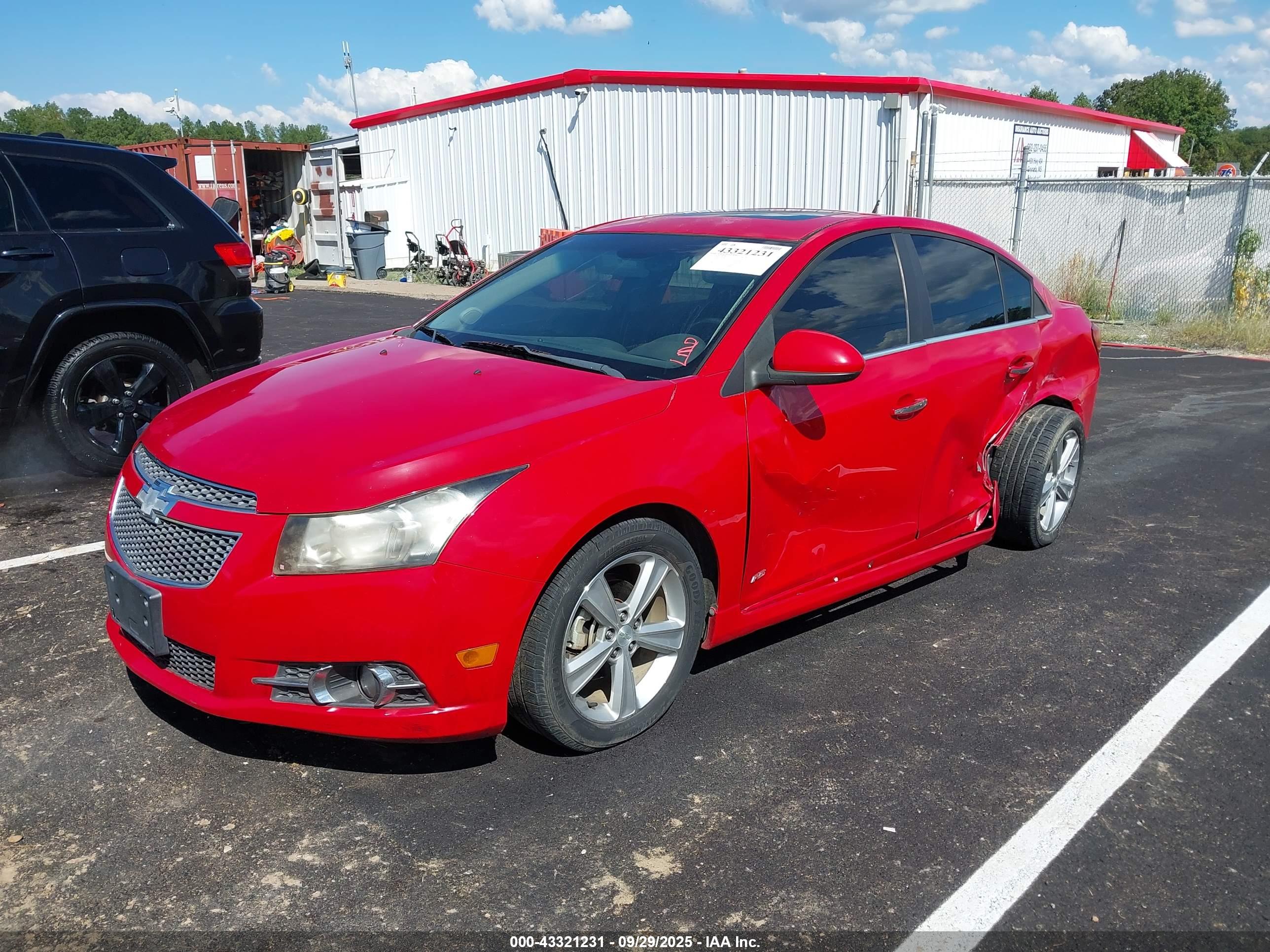 CHEVROLET CRUZE image 2