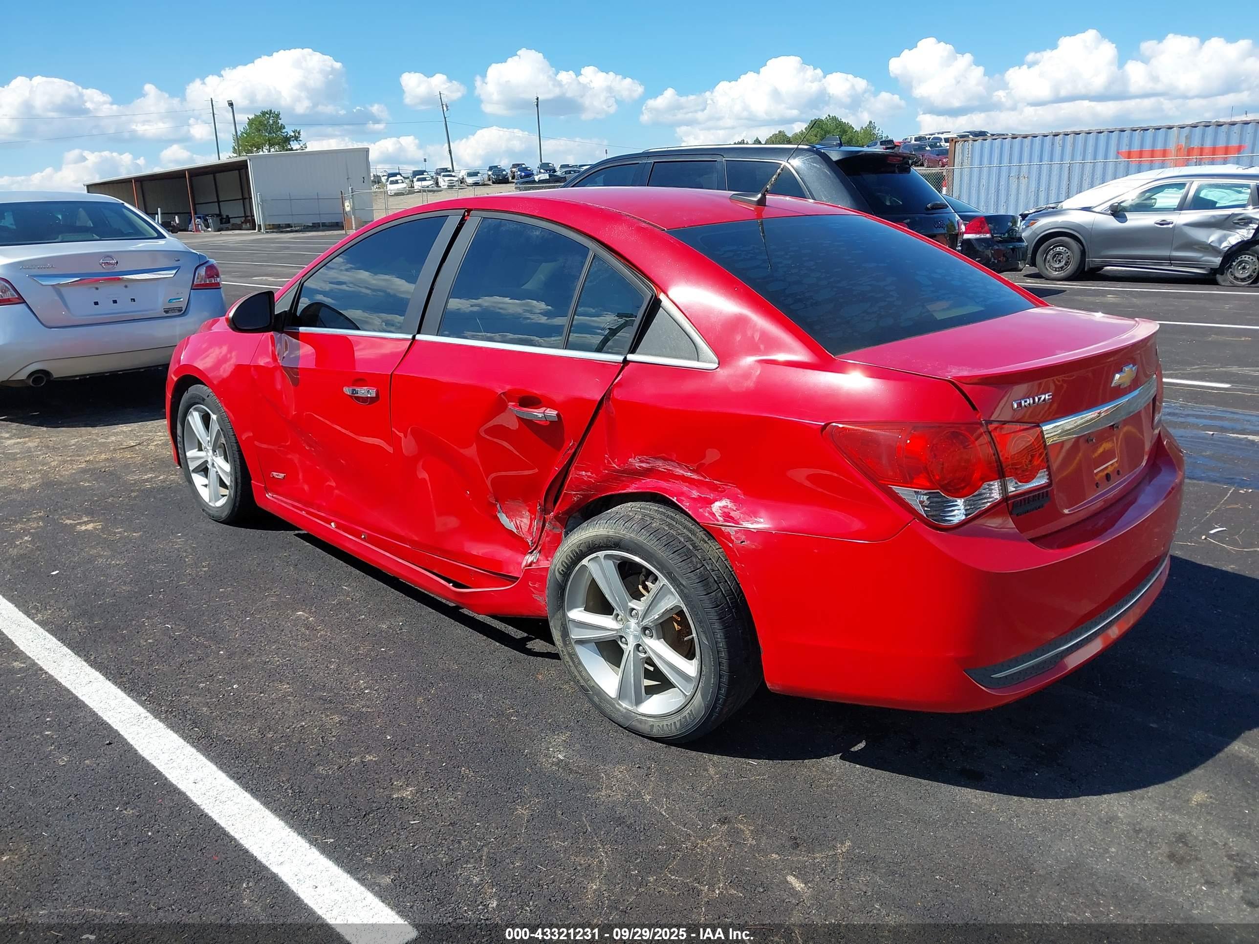 CHEVROLET CRUZE image 3