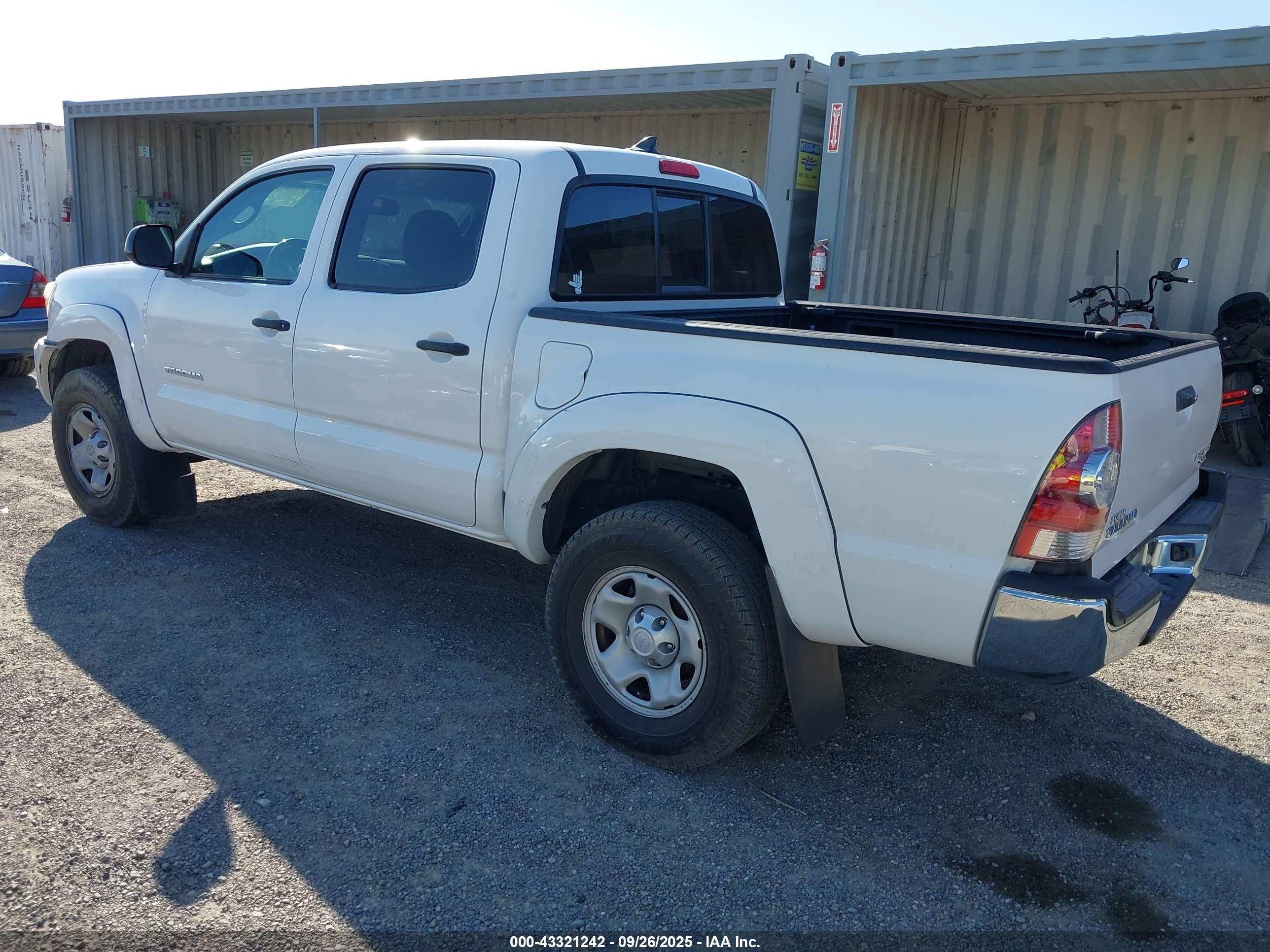 TOYOTA TACOMA image 3
