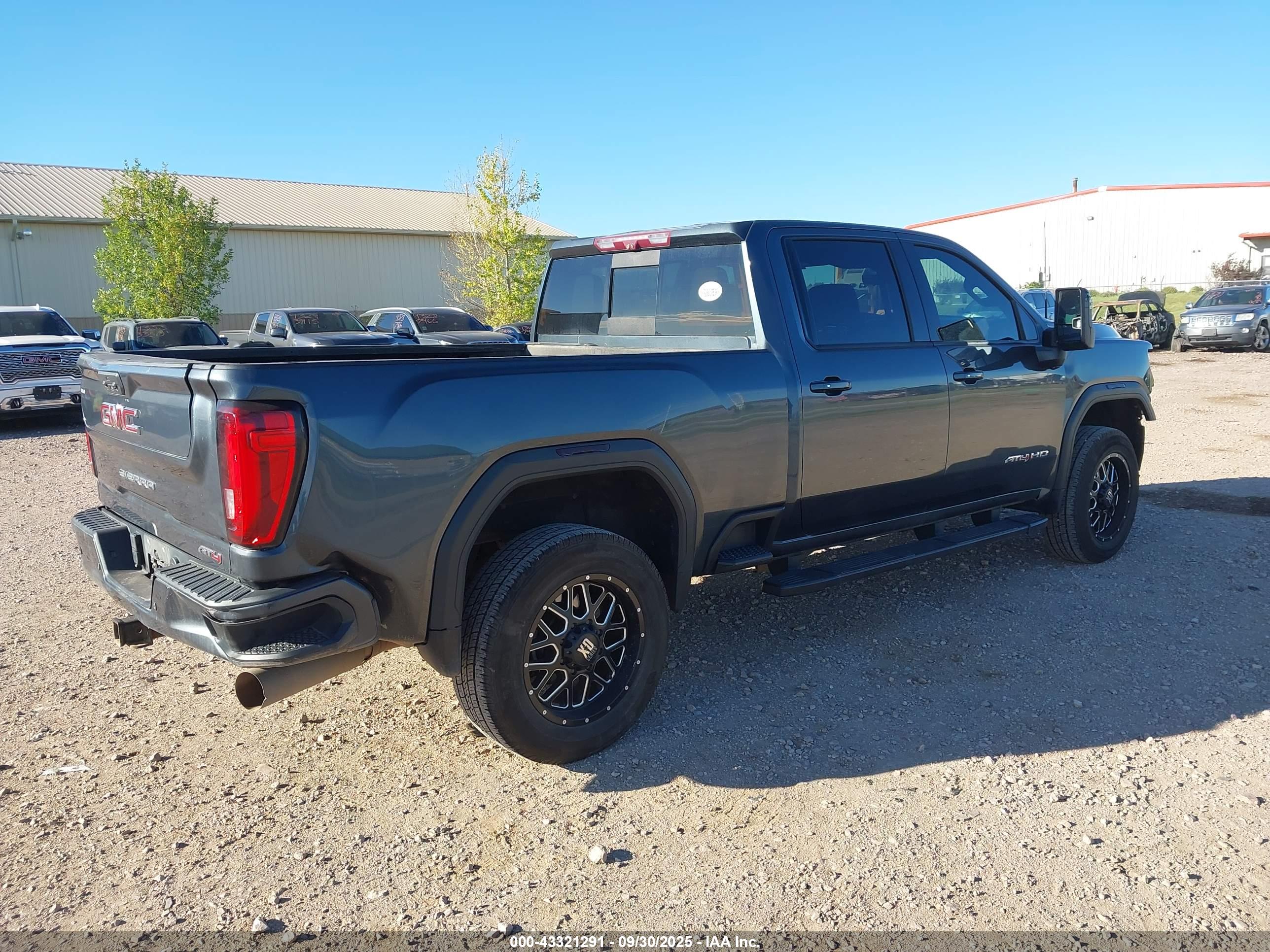 GMC SIERRA image 4