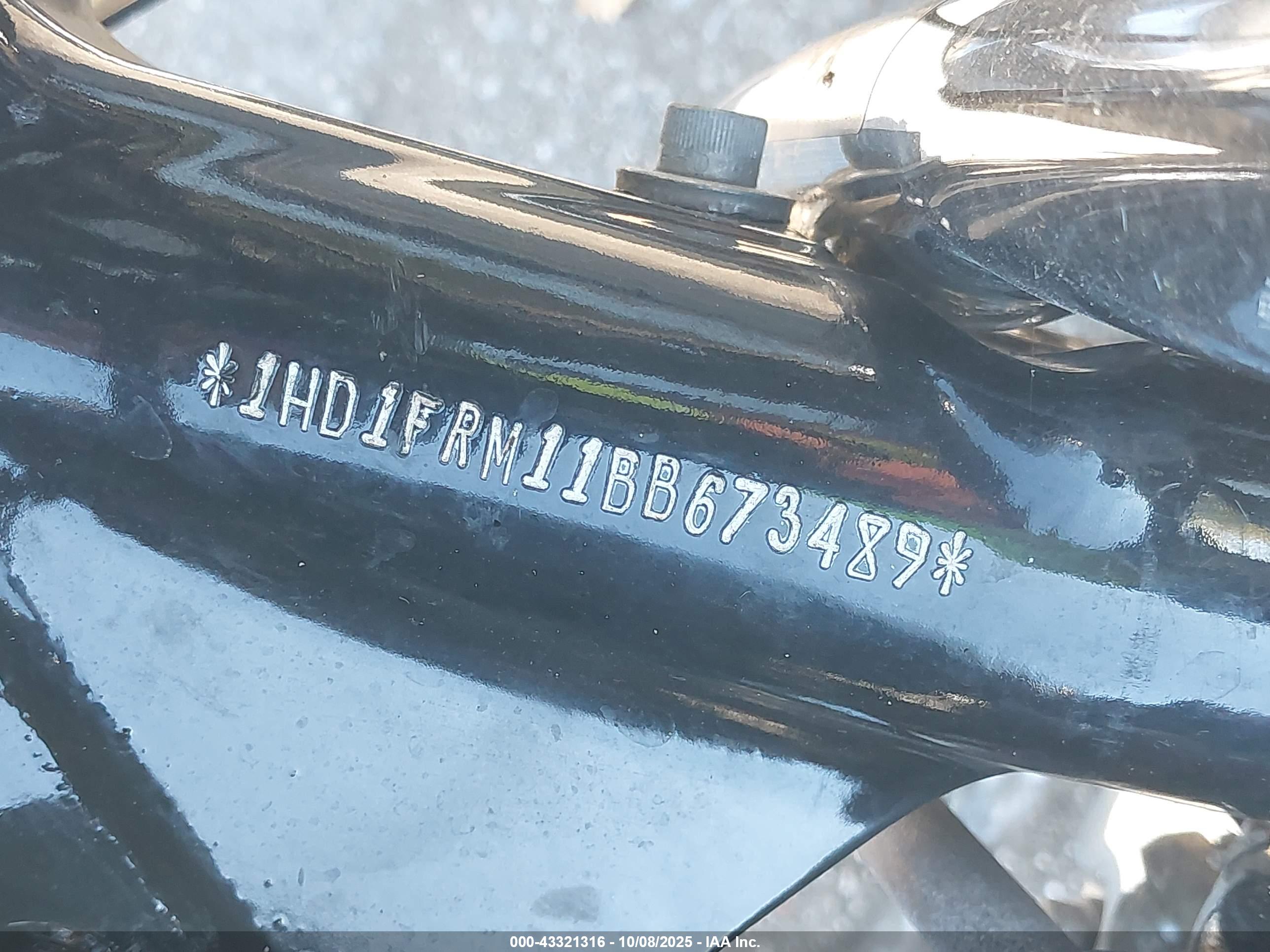 HARLEY-DAVIDSON FLHRC image 10