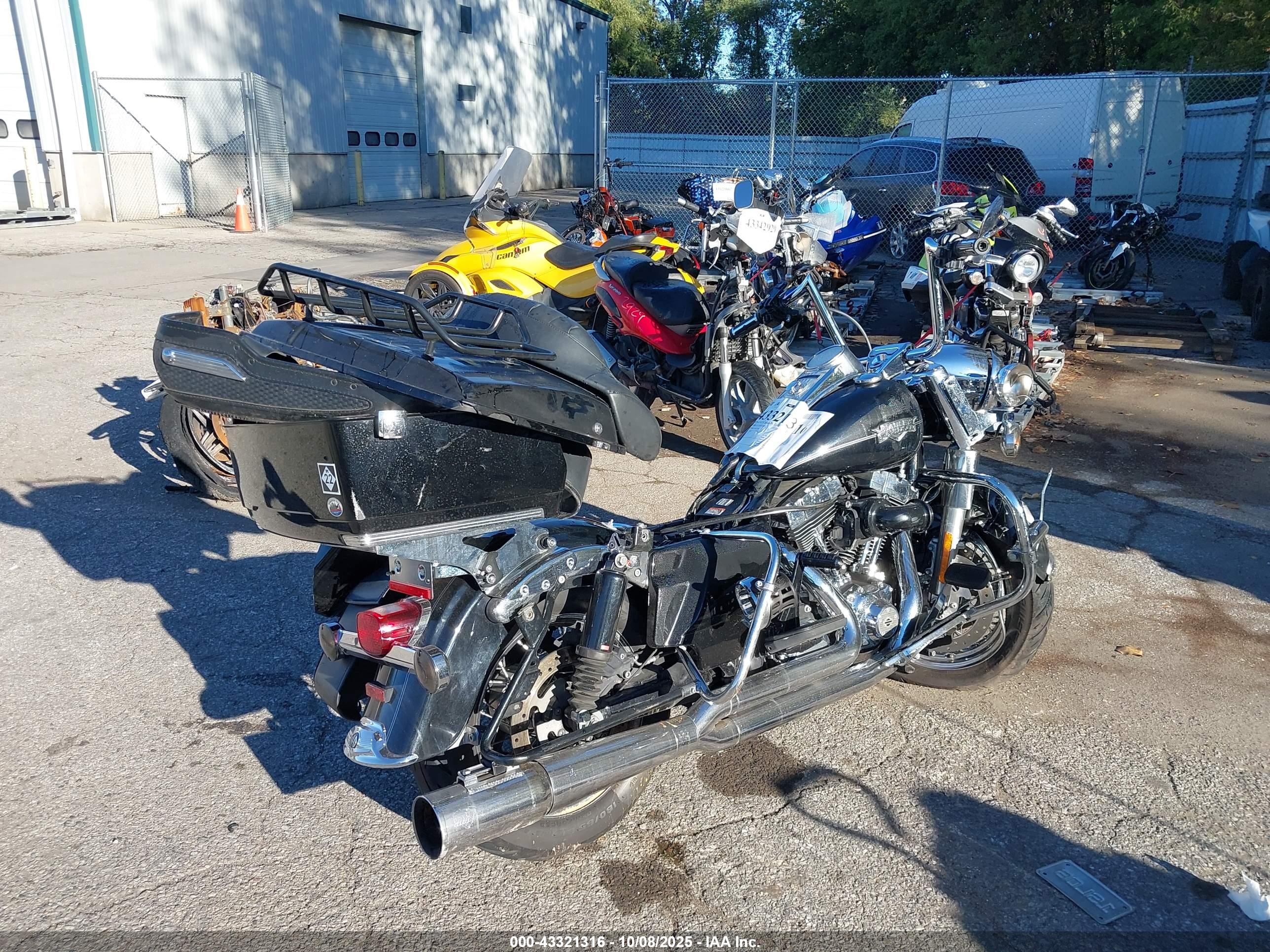 HARLEY-DAVIDSON FLHRC image 4