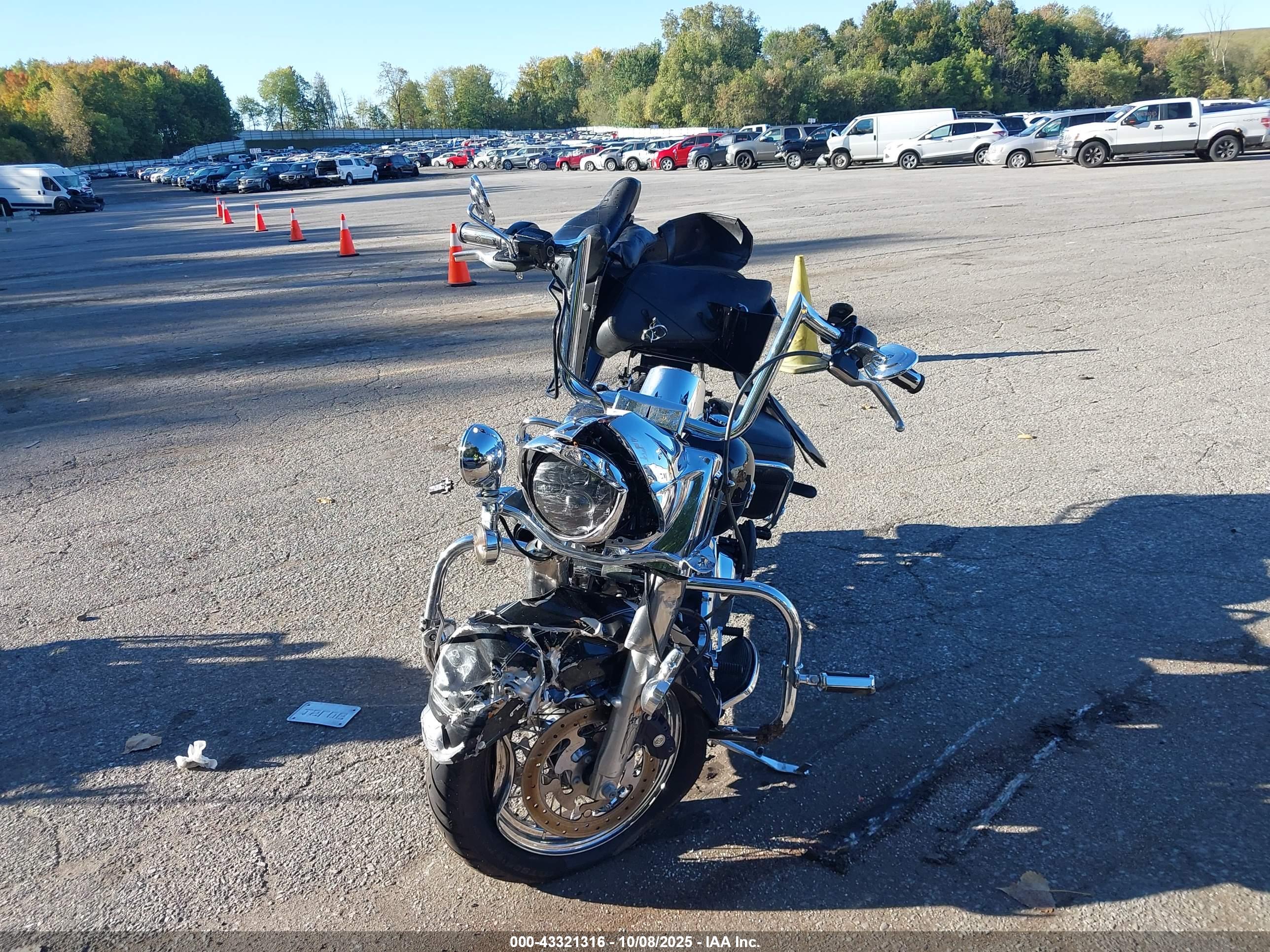 HARLEY-DAVIDSON FLHRC image 5