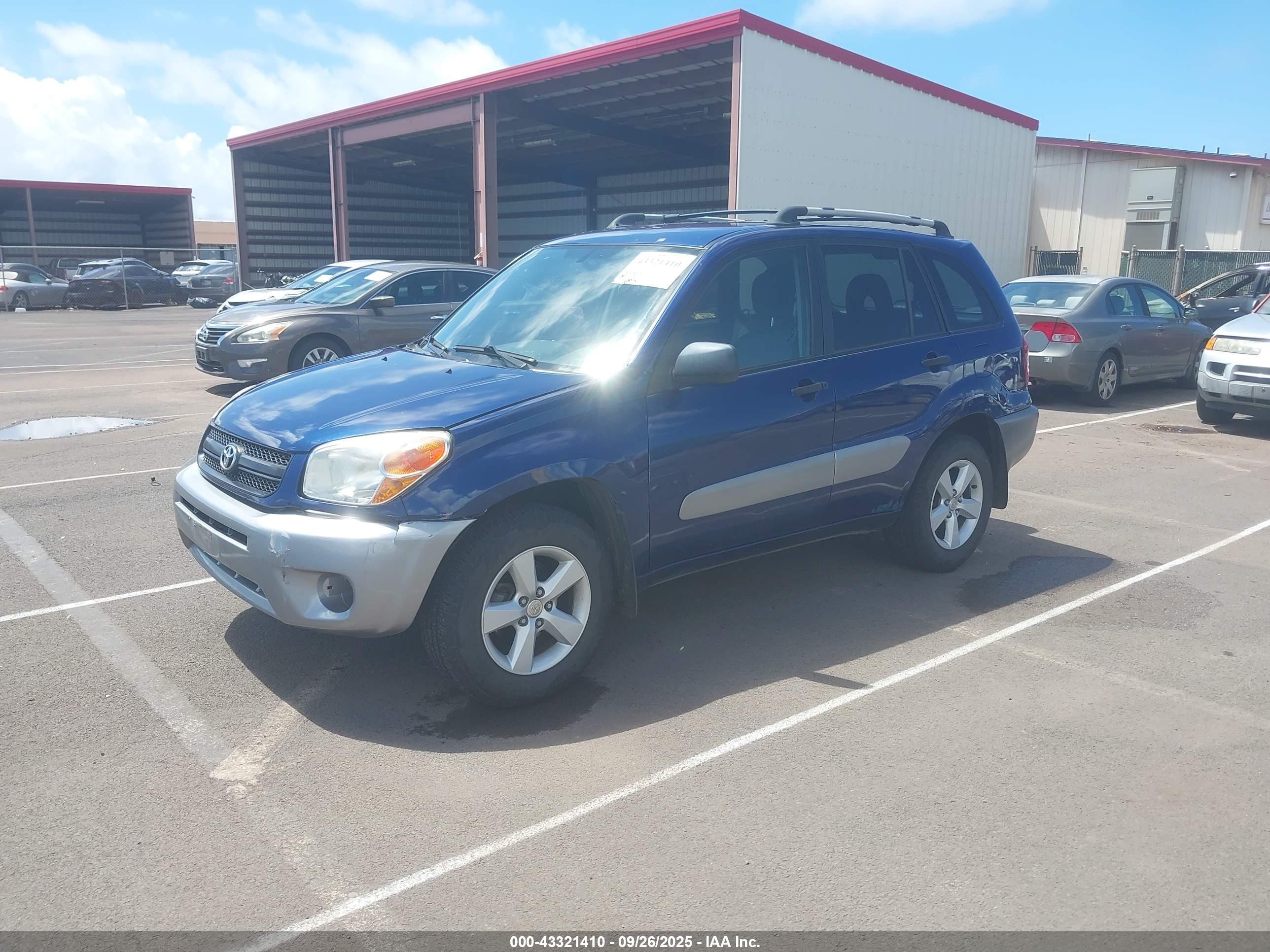 TOYOTA RAV4 image 2