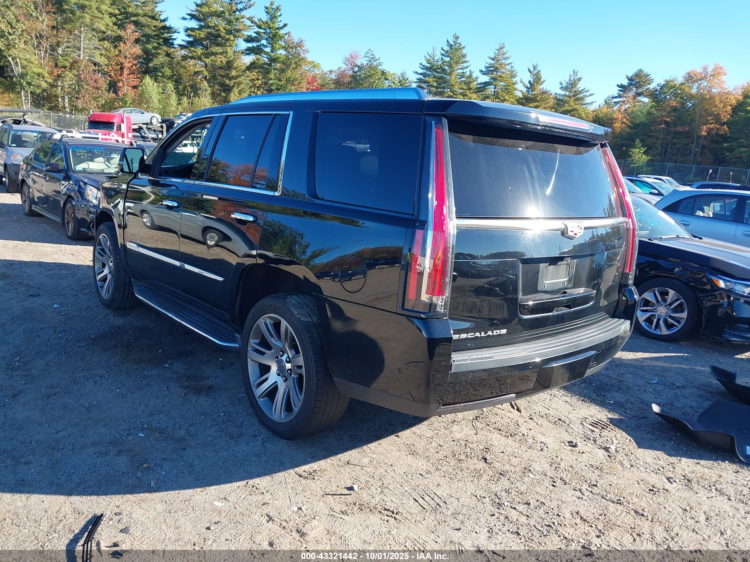 CADILLAC ESCALADE image 3