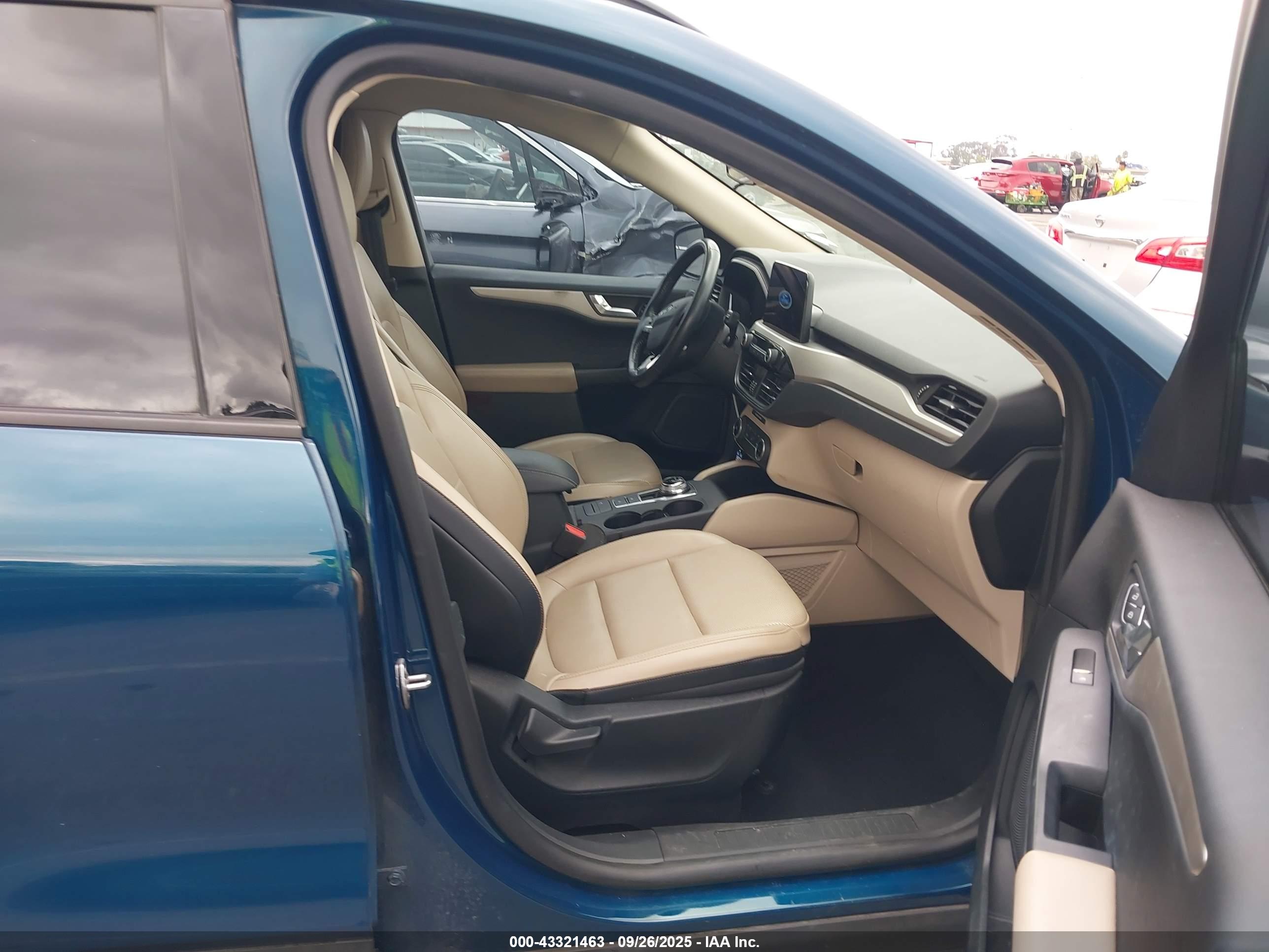 FORD ESCAPE image 5