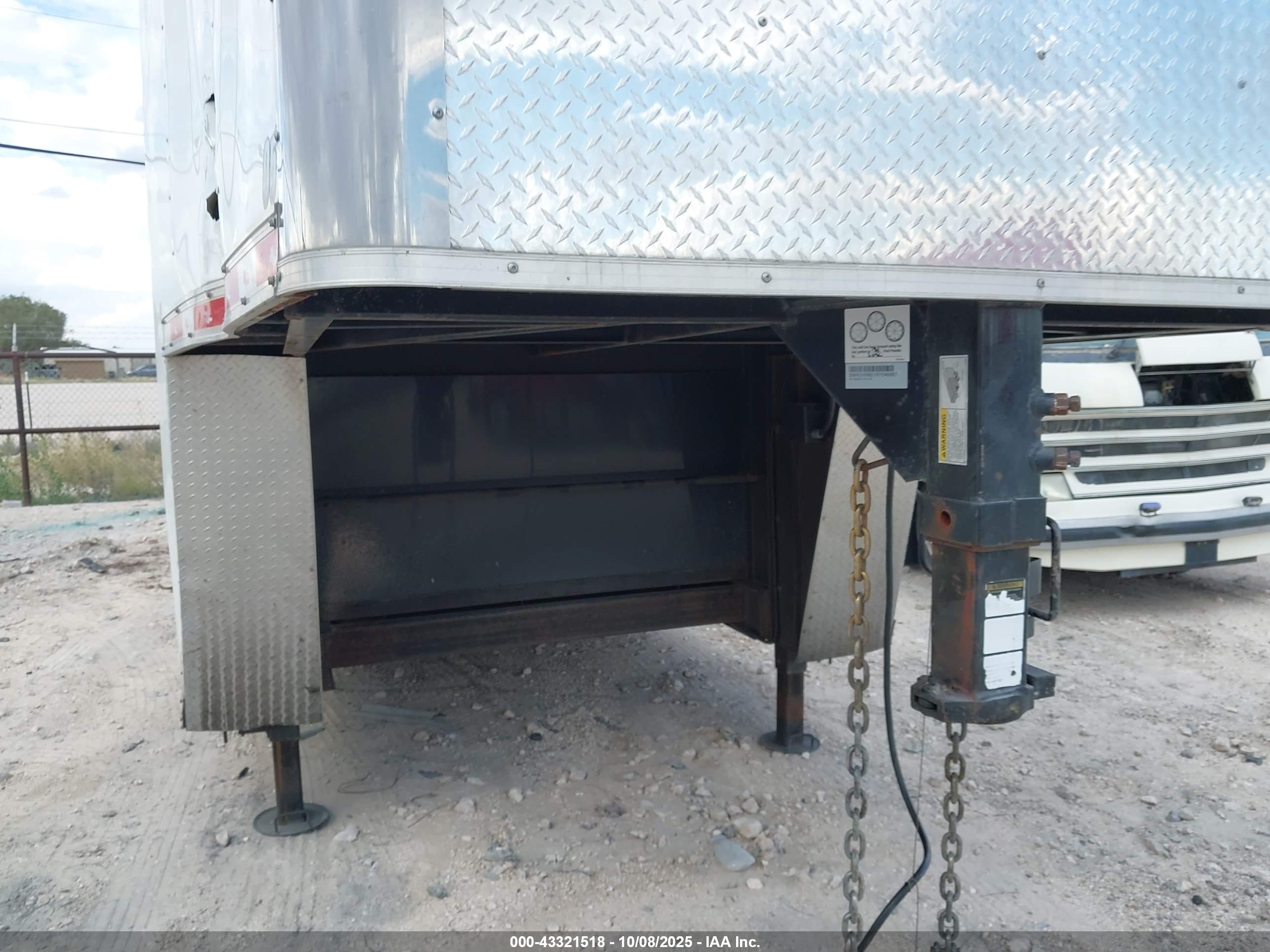 CONTINENTAL TRAILER image 10