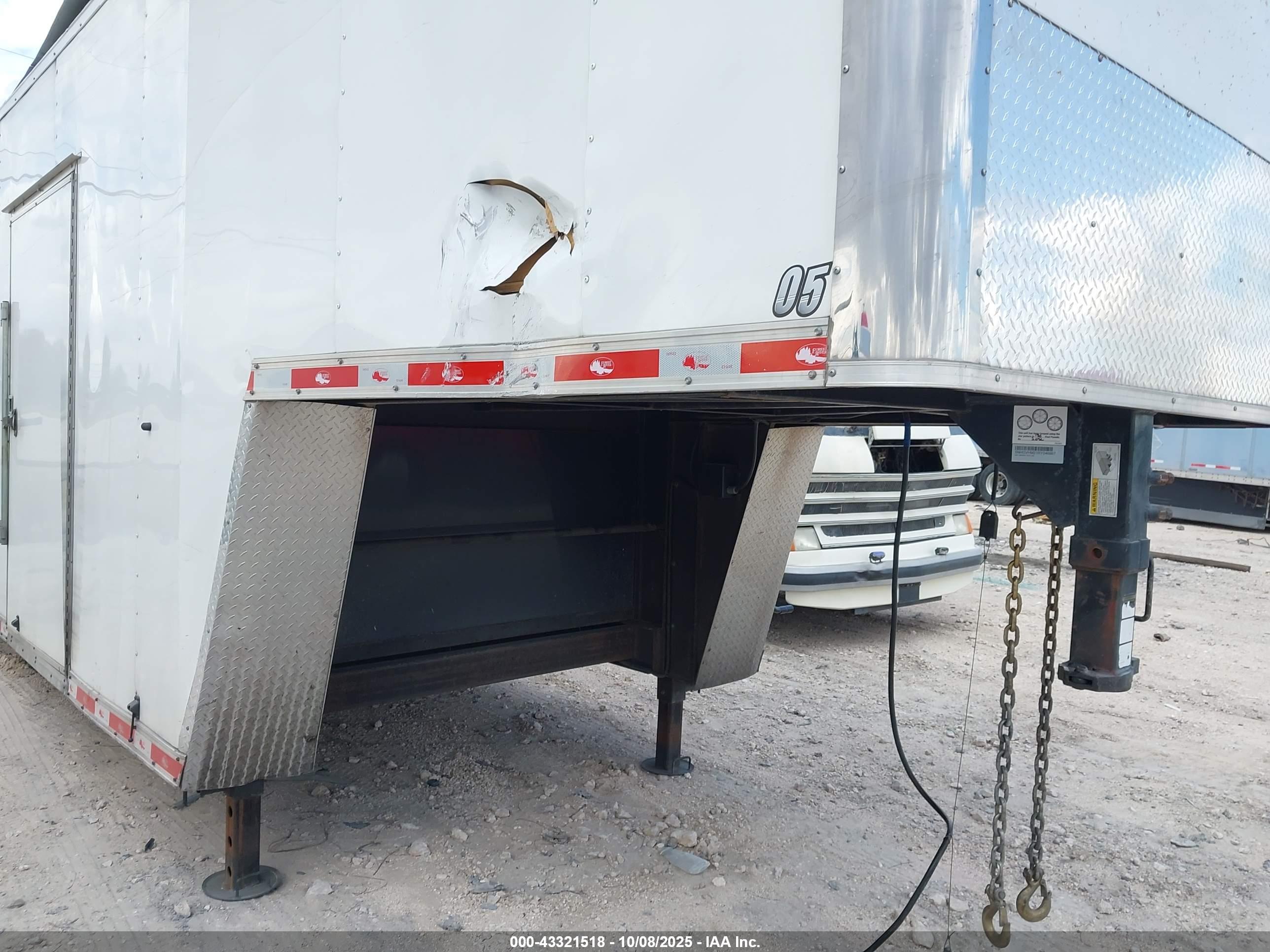 CONTINENTAL TRAILER image 7