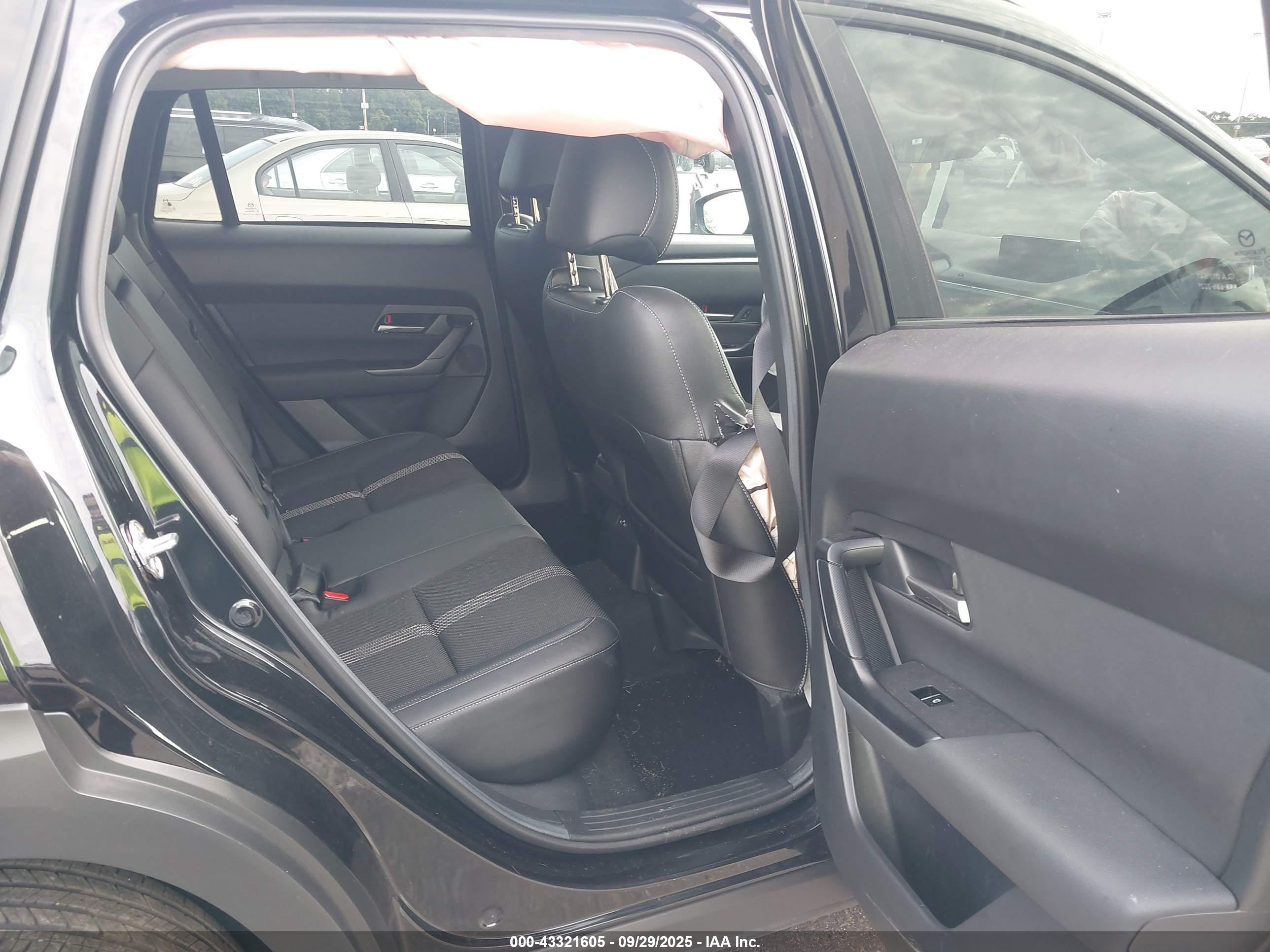 MAZDA CX-50 image 8