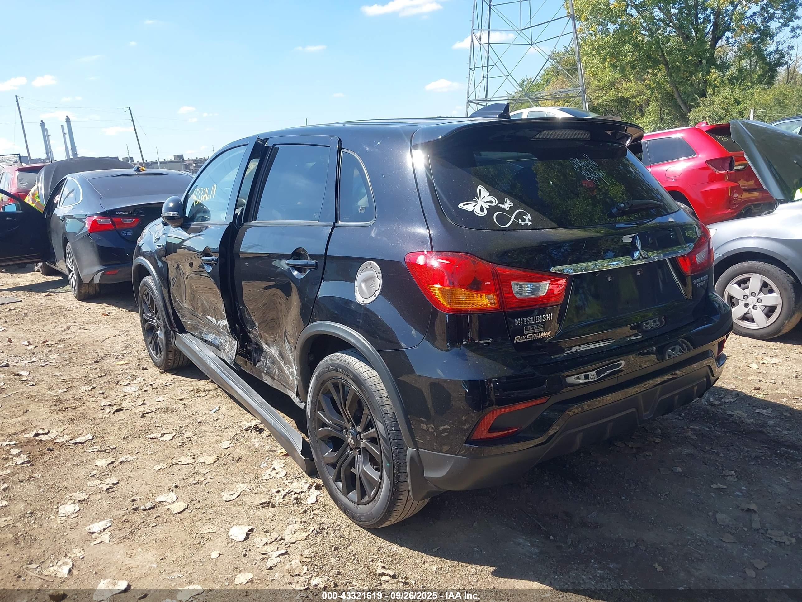 MITSUBISHI OUTLANDER image 3
