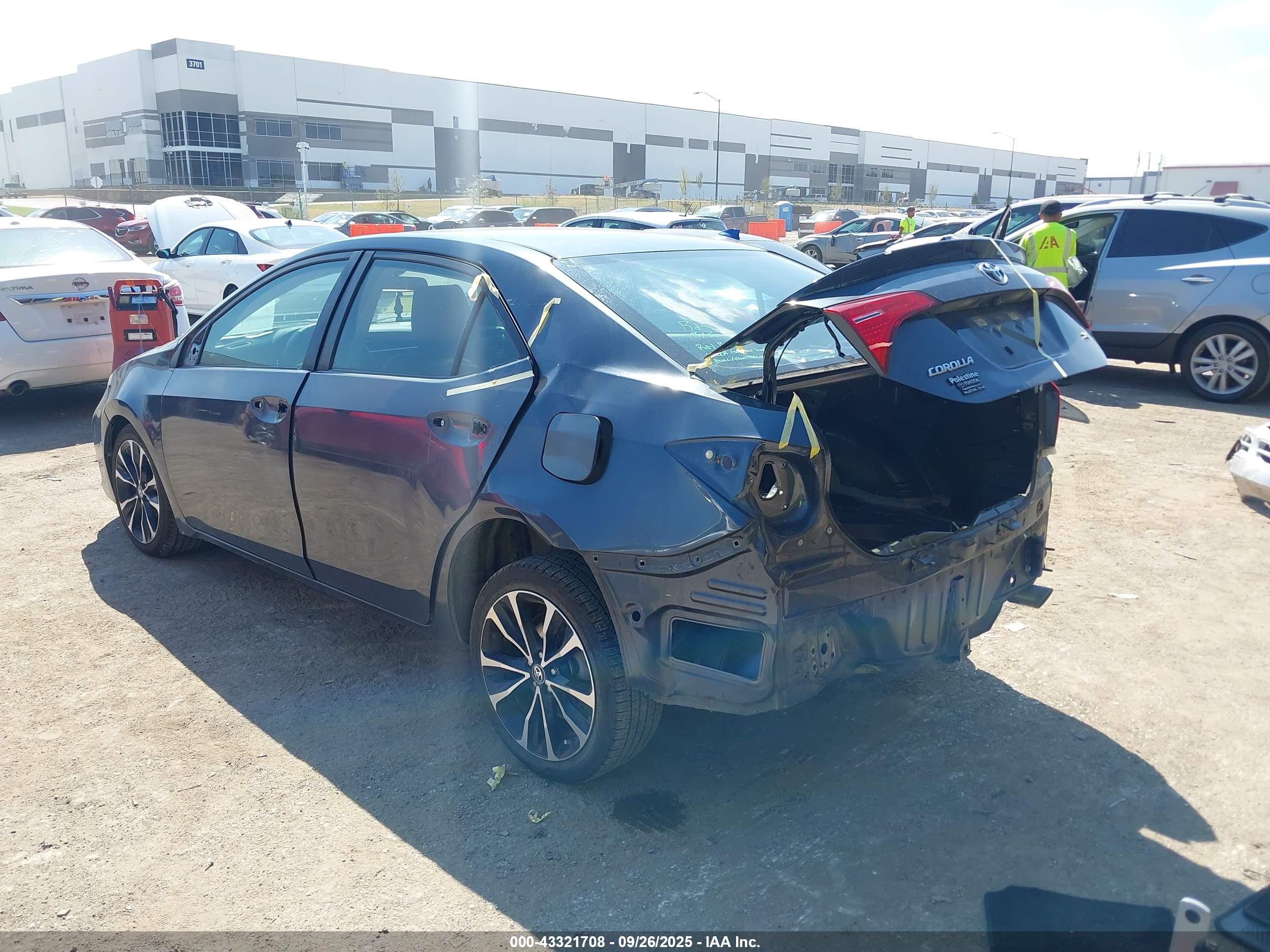 TOYOTA COROLLA image 3