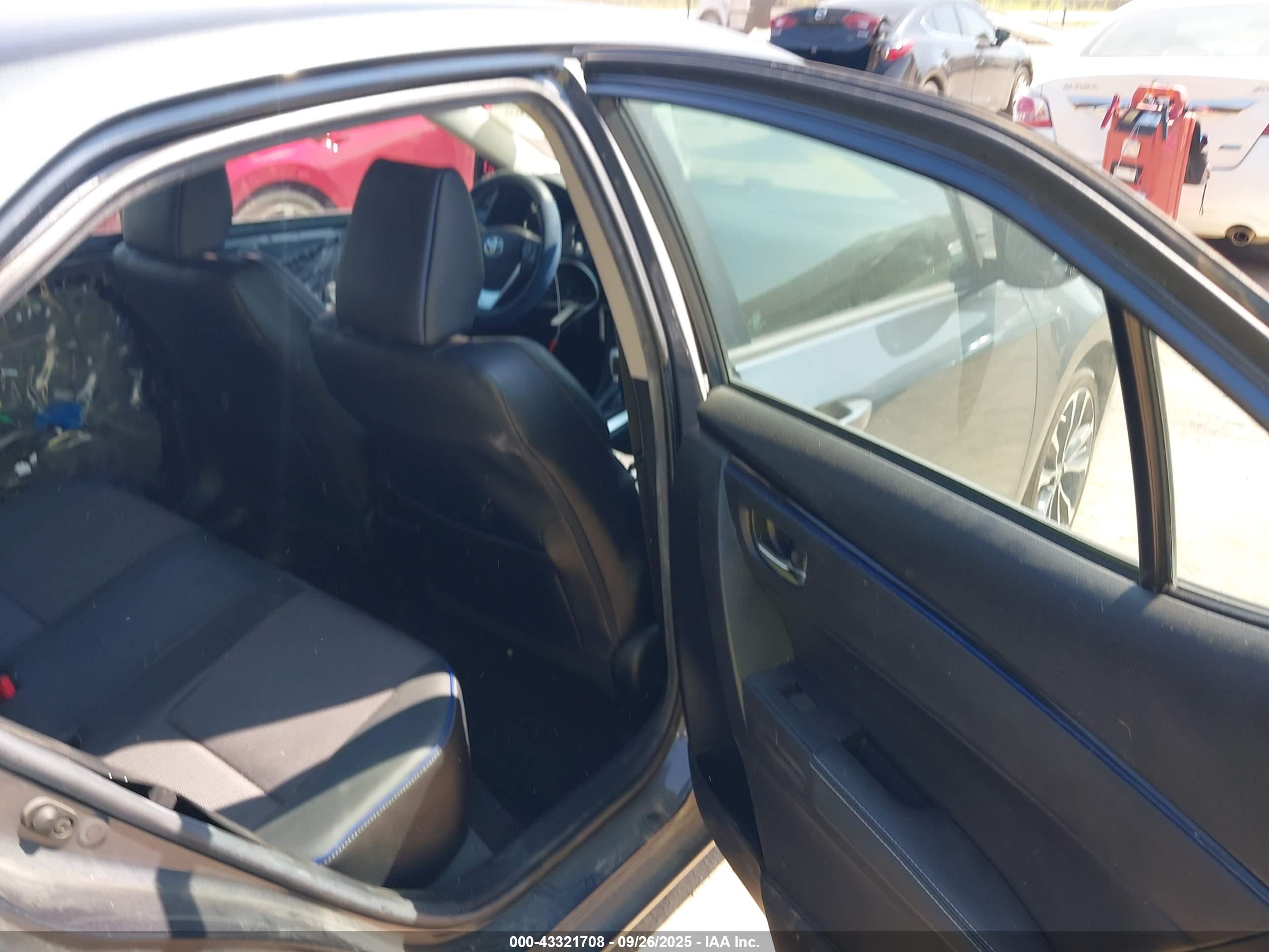 TOYOTA COROLLA image 8