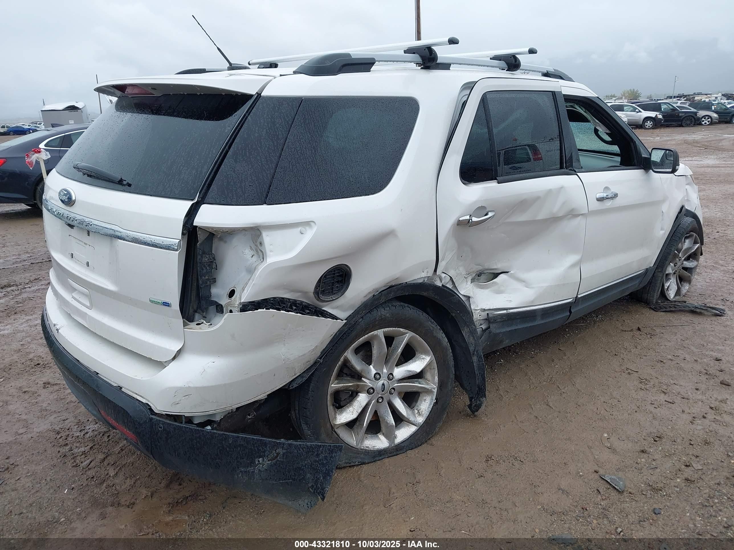 FORD EXPLORER image 4