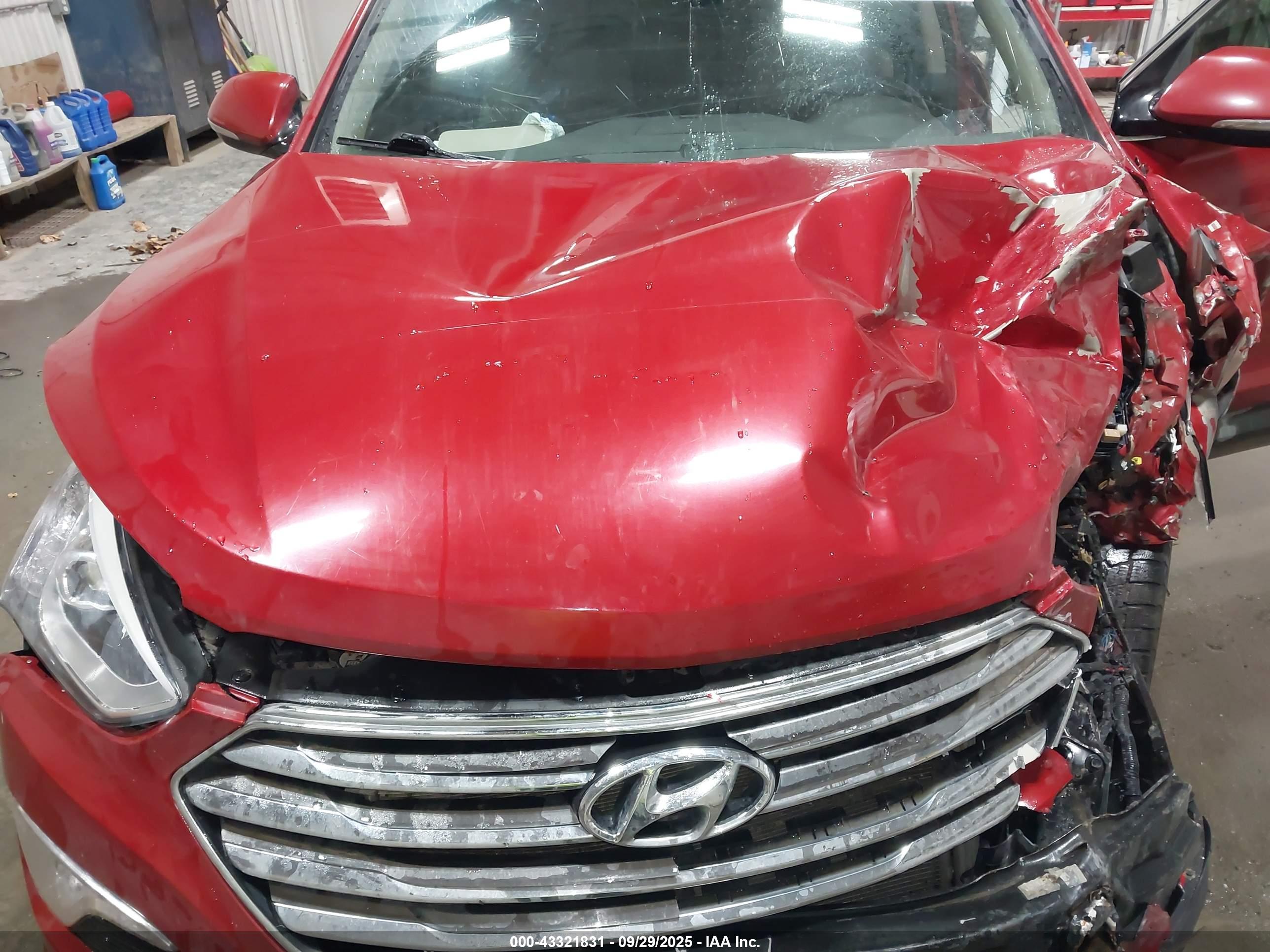 HYUNDAI SANTA image 10