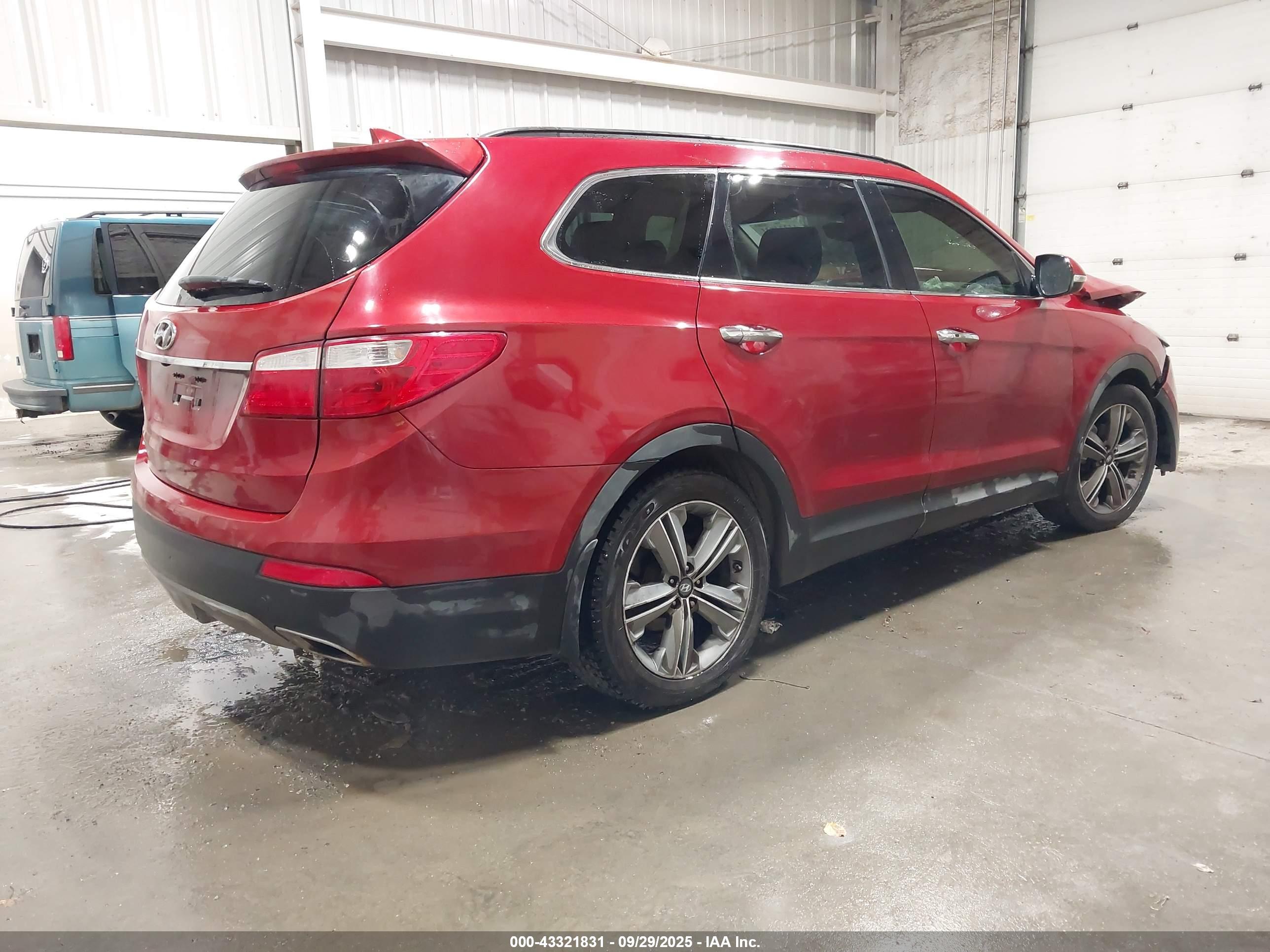 HYUNDAI SANTA image 4
