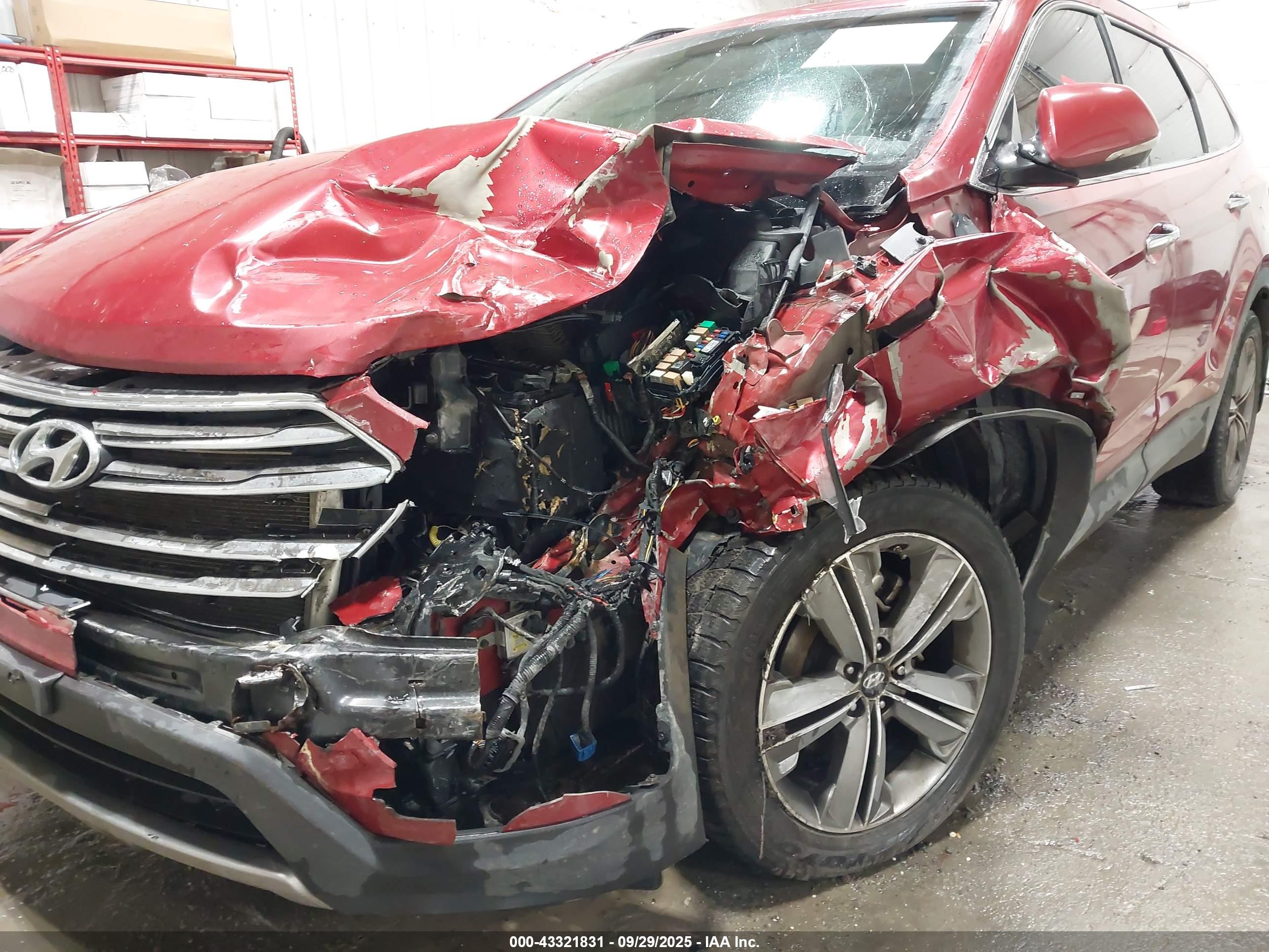 HYUNDAI SANTA image 6