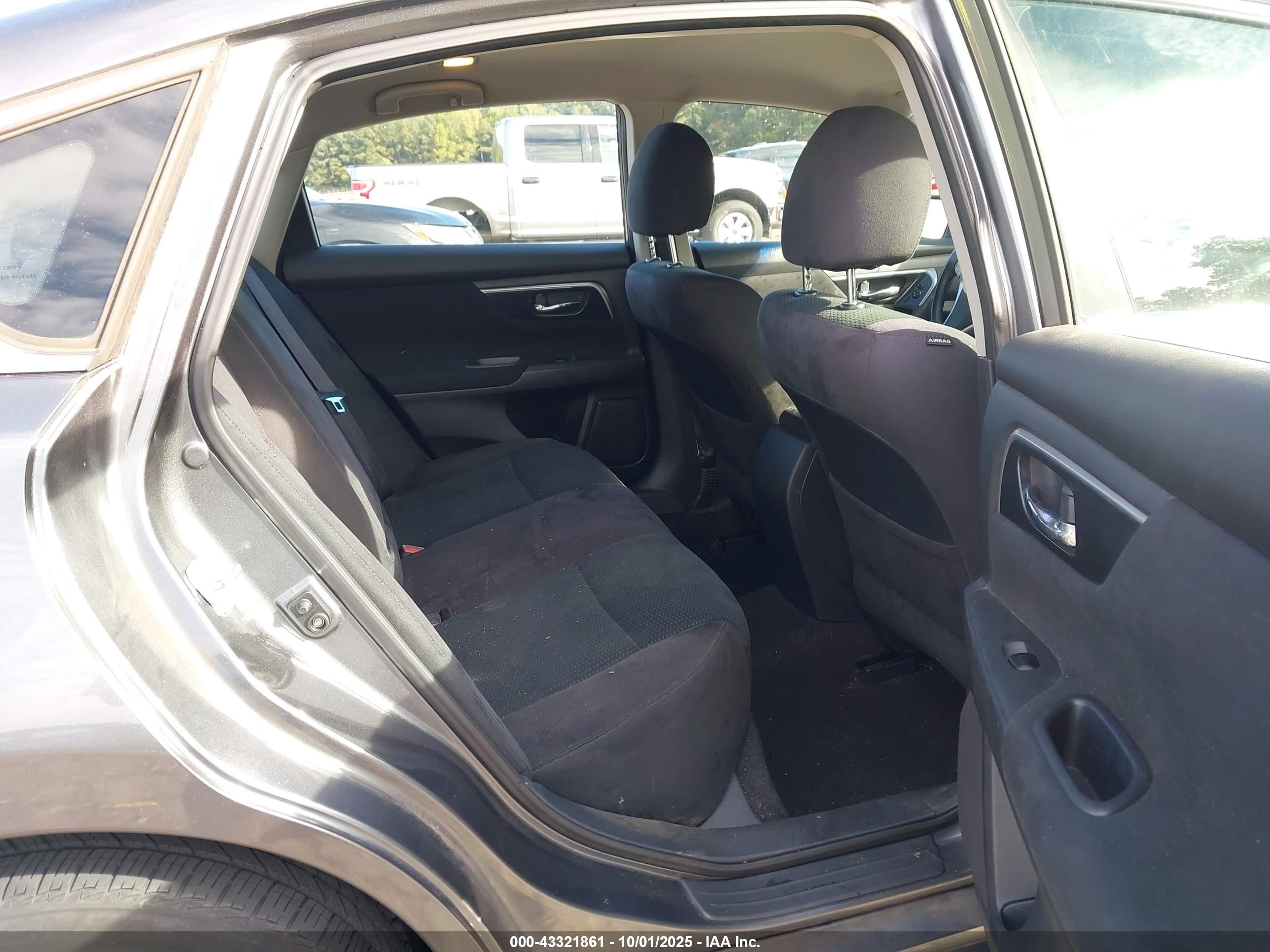 NISSAN ALTIMA image 8