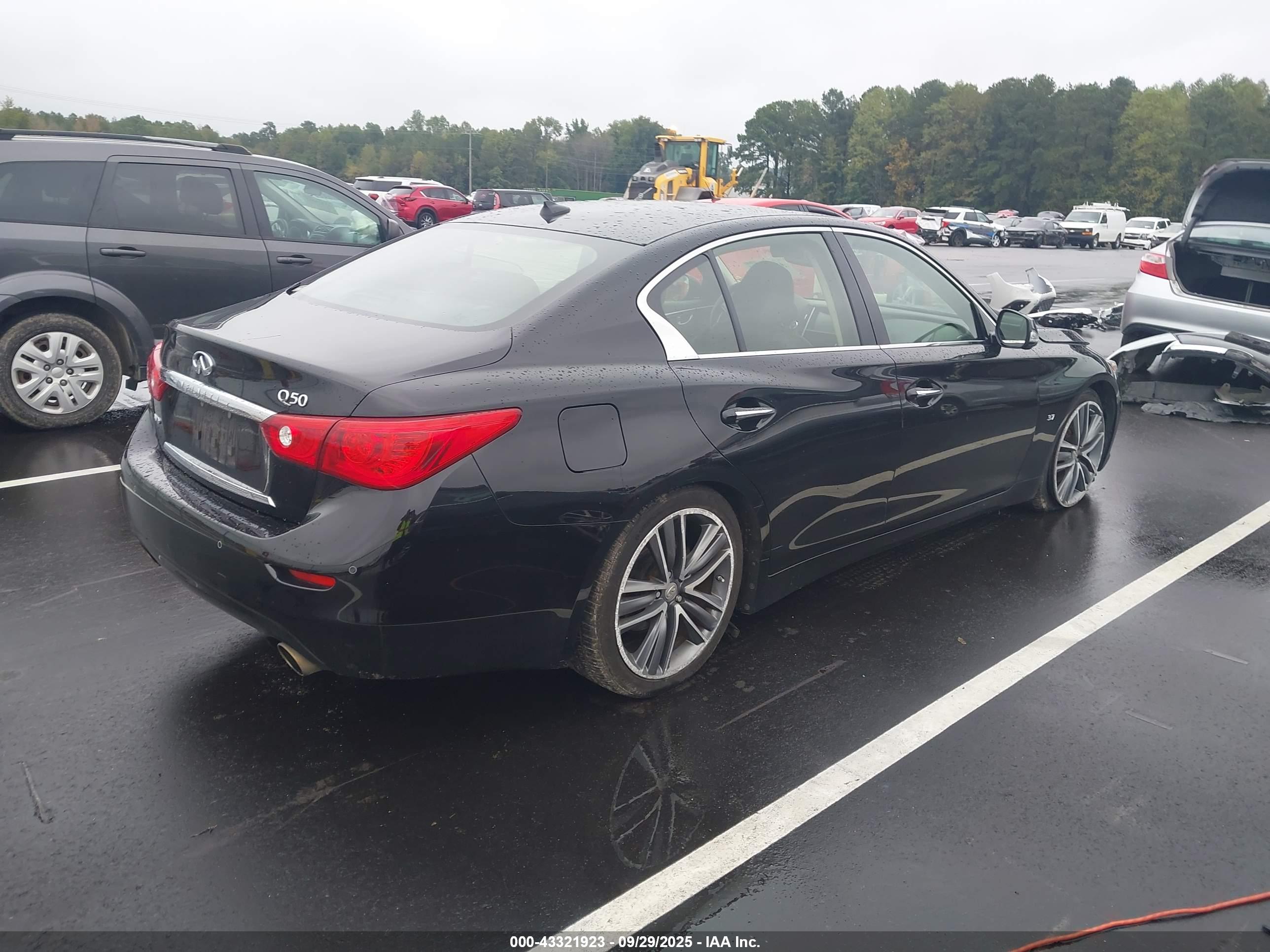 INFINITI Q50 image 4