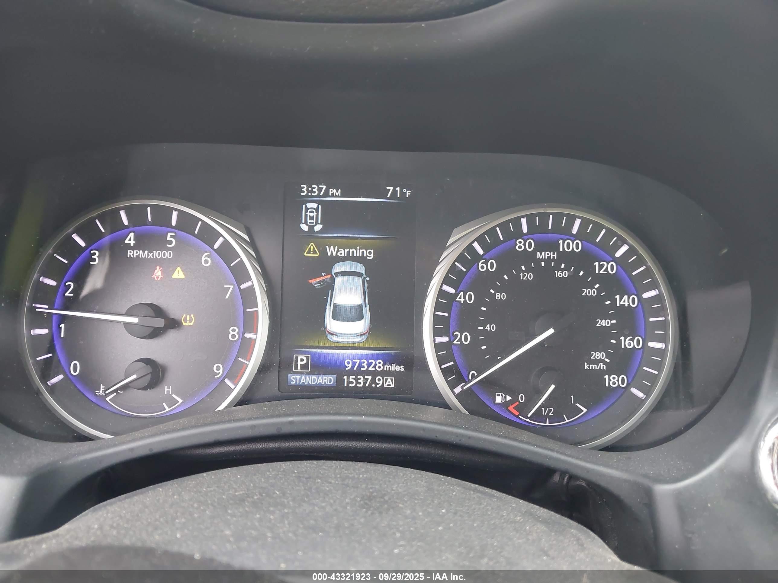 INFINITI Q50 image 7