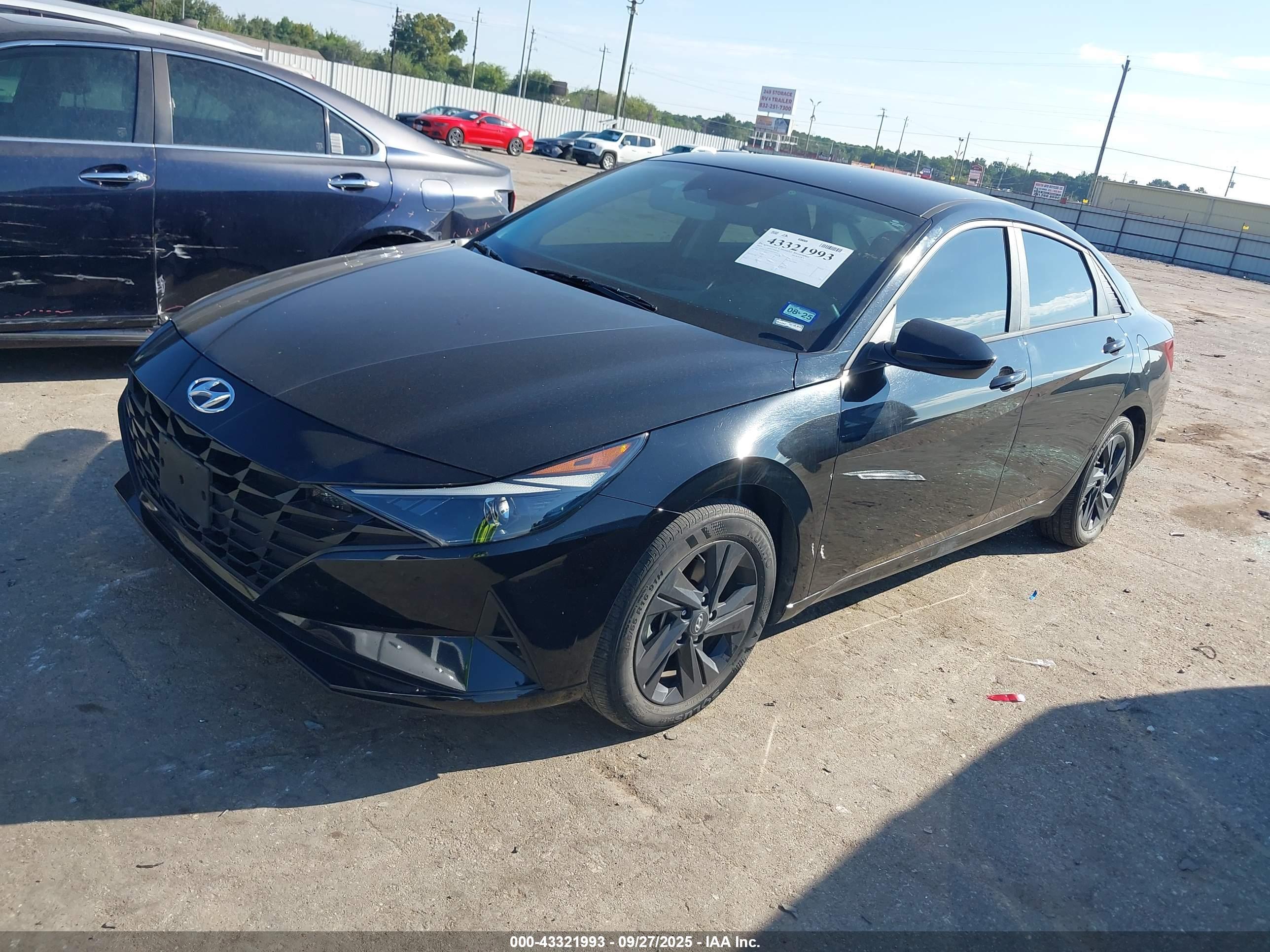 HYUNDAI ELANTRA image 2