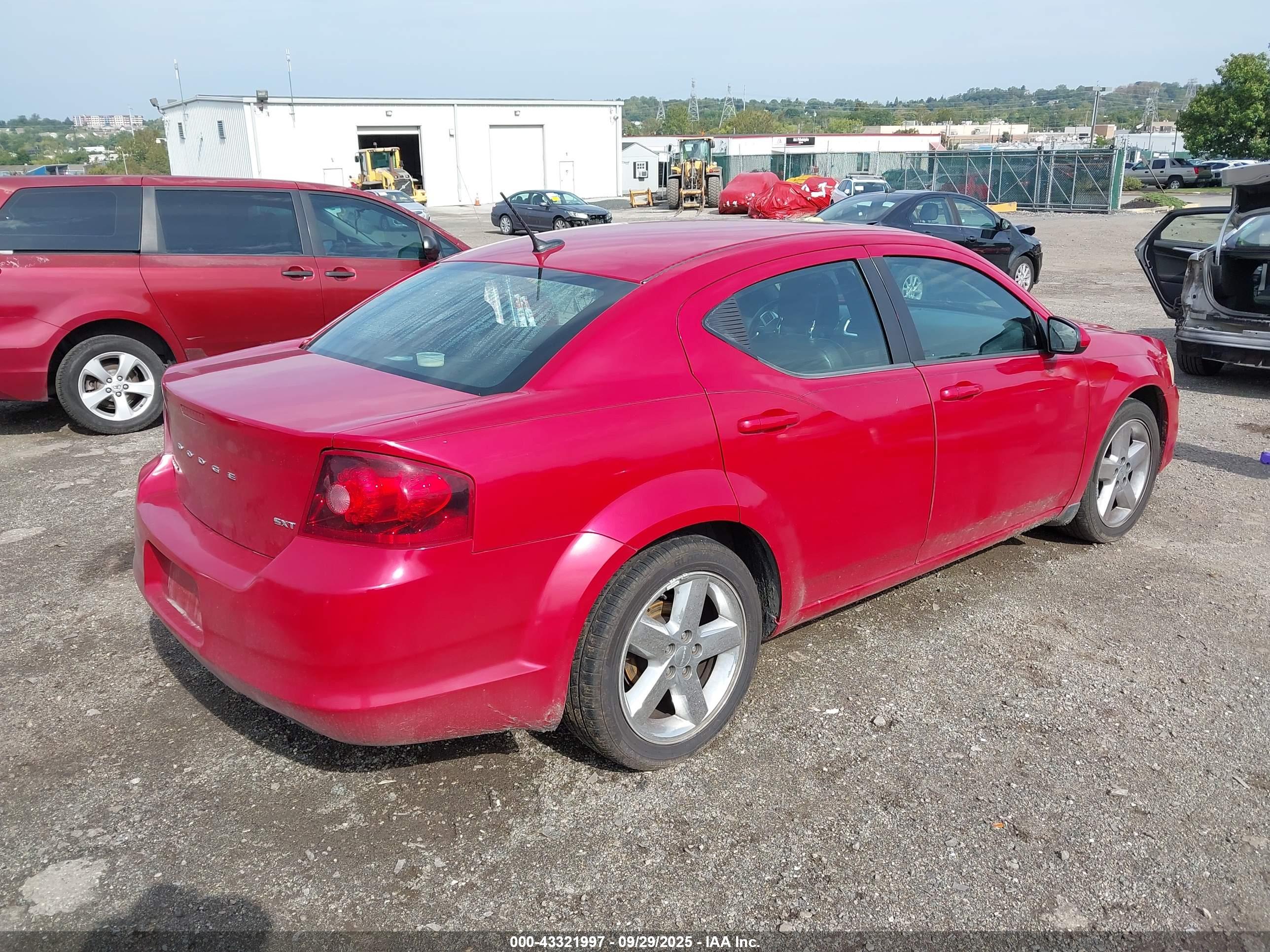 DODGE AVENGER image 4