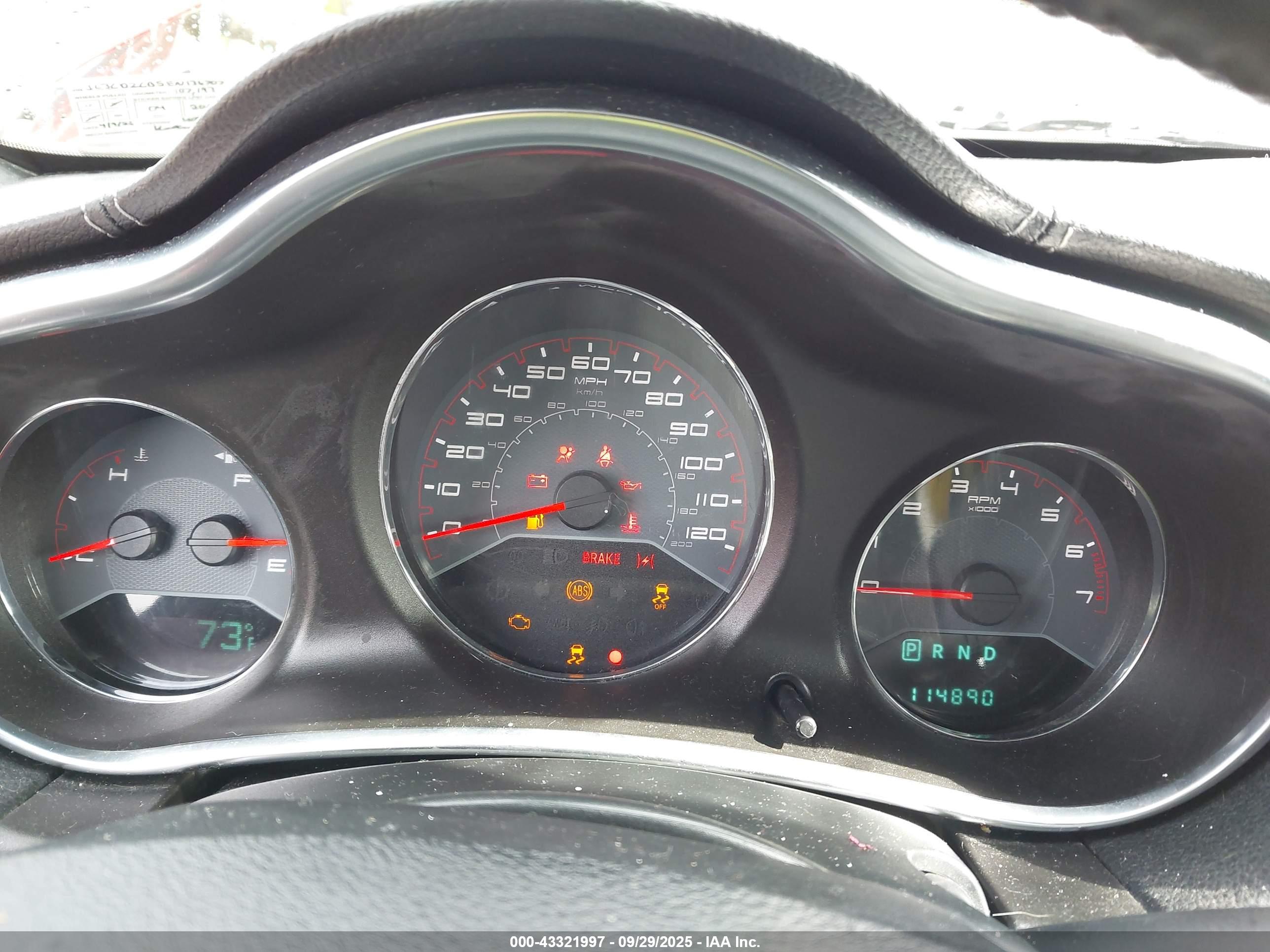 DODGE AVENGER image 7