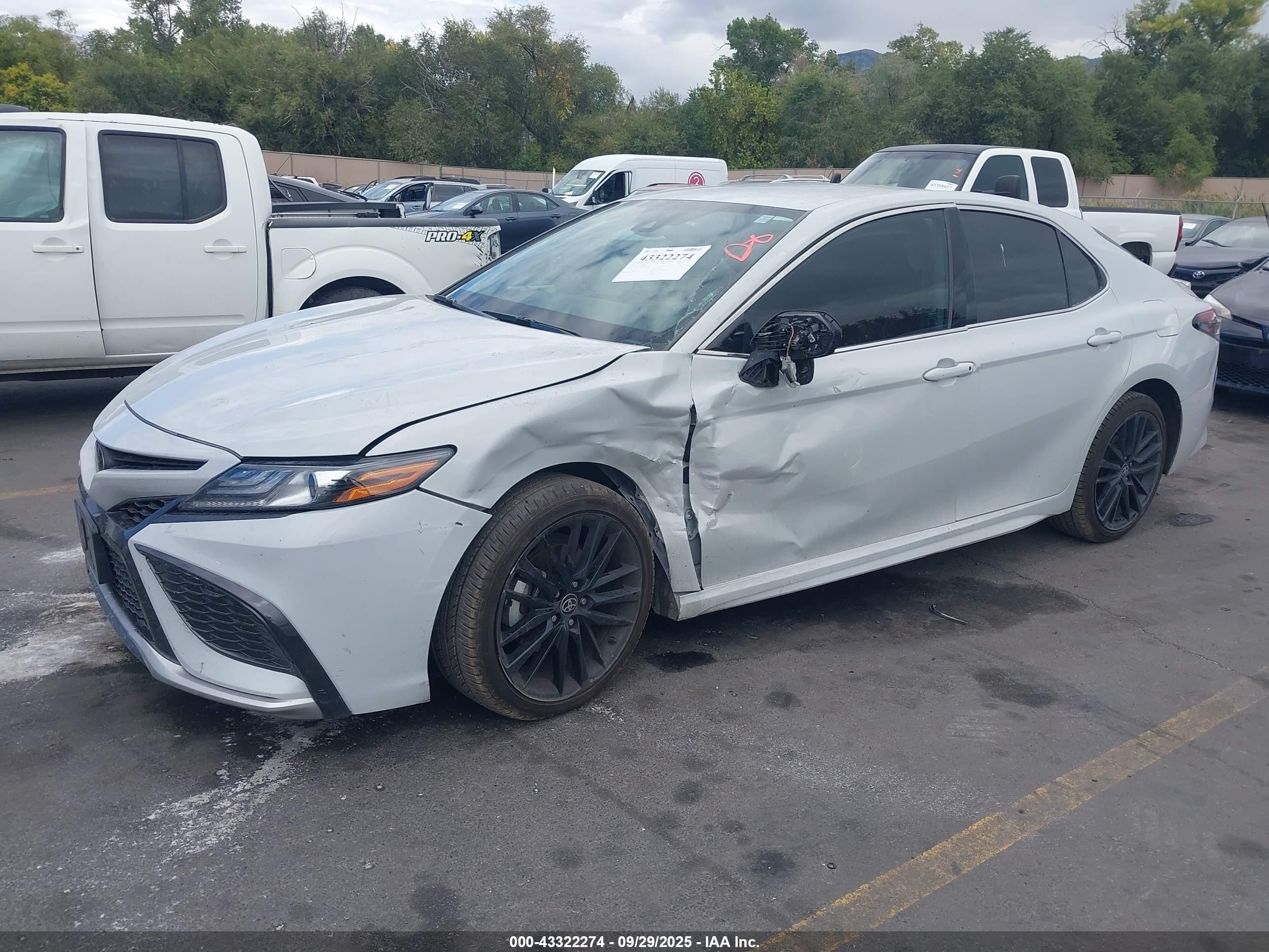 TOYOTA CAMRY image 2