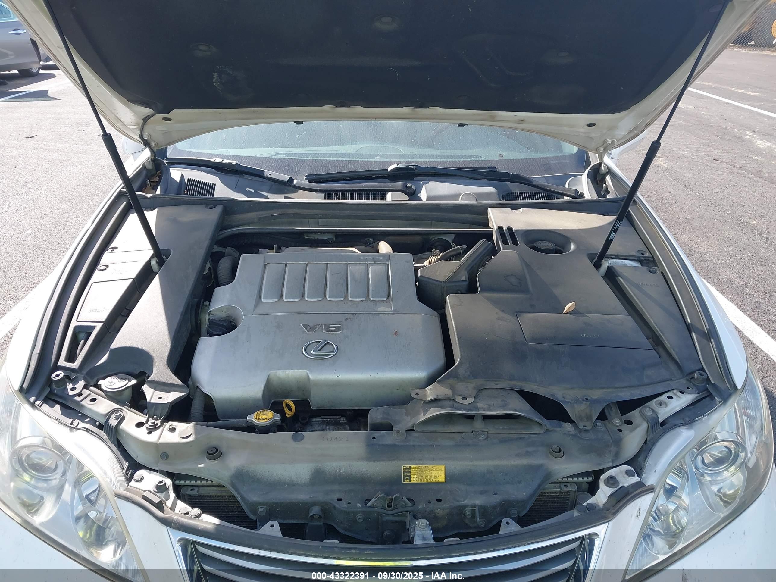 LEXUS ES image 10