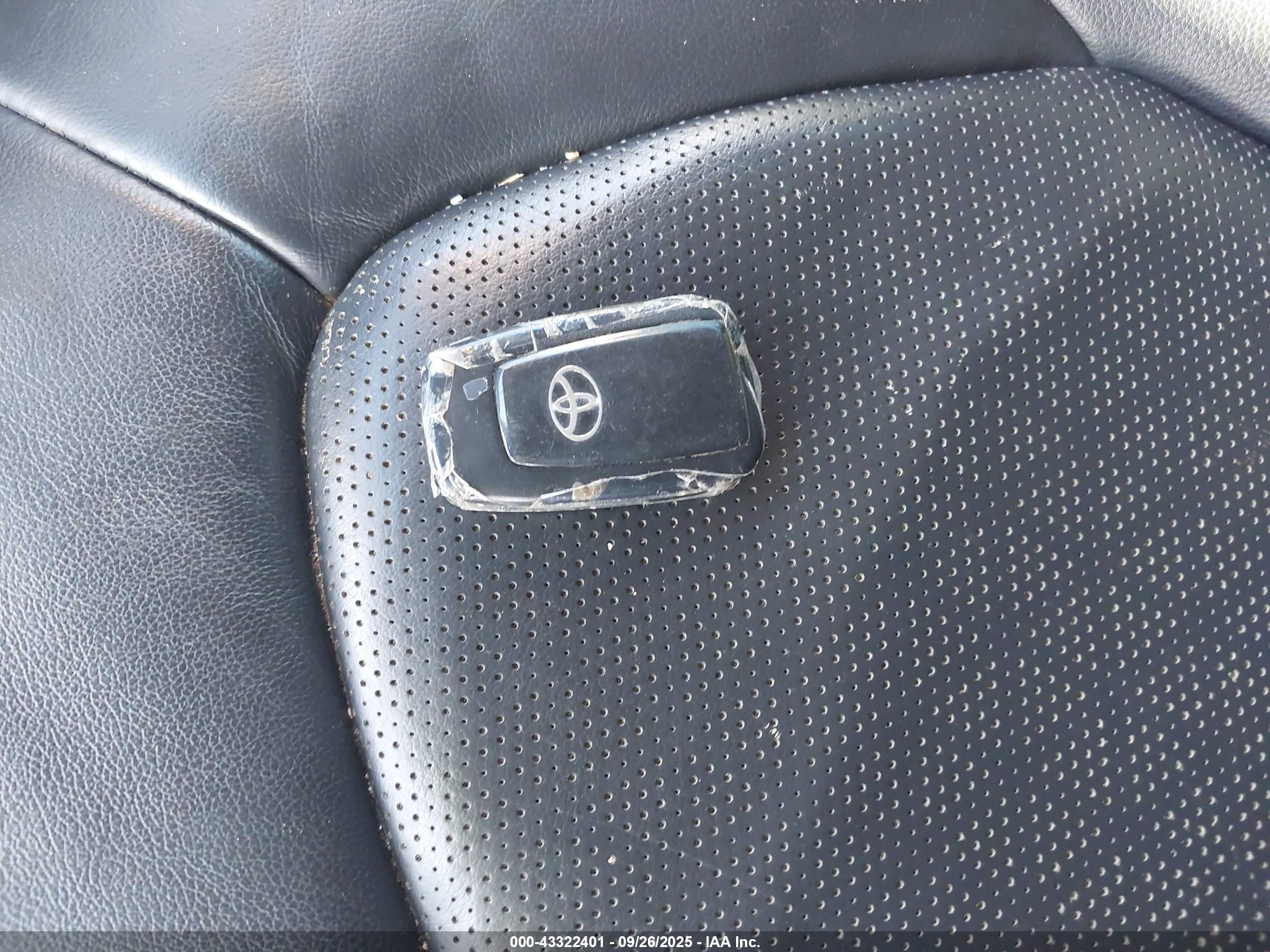 TOYOTA CAMRY image 11