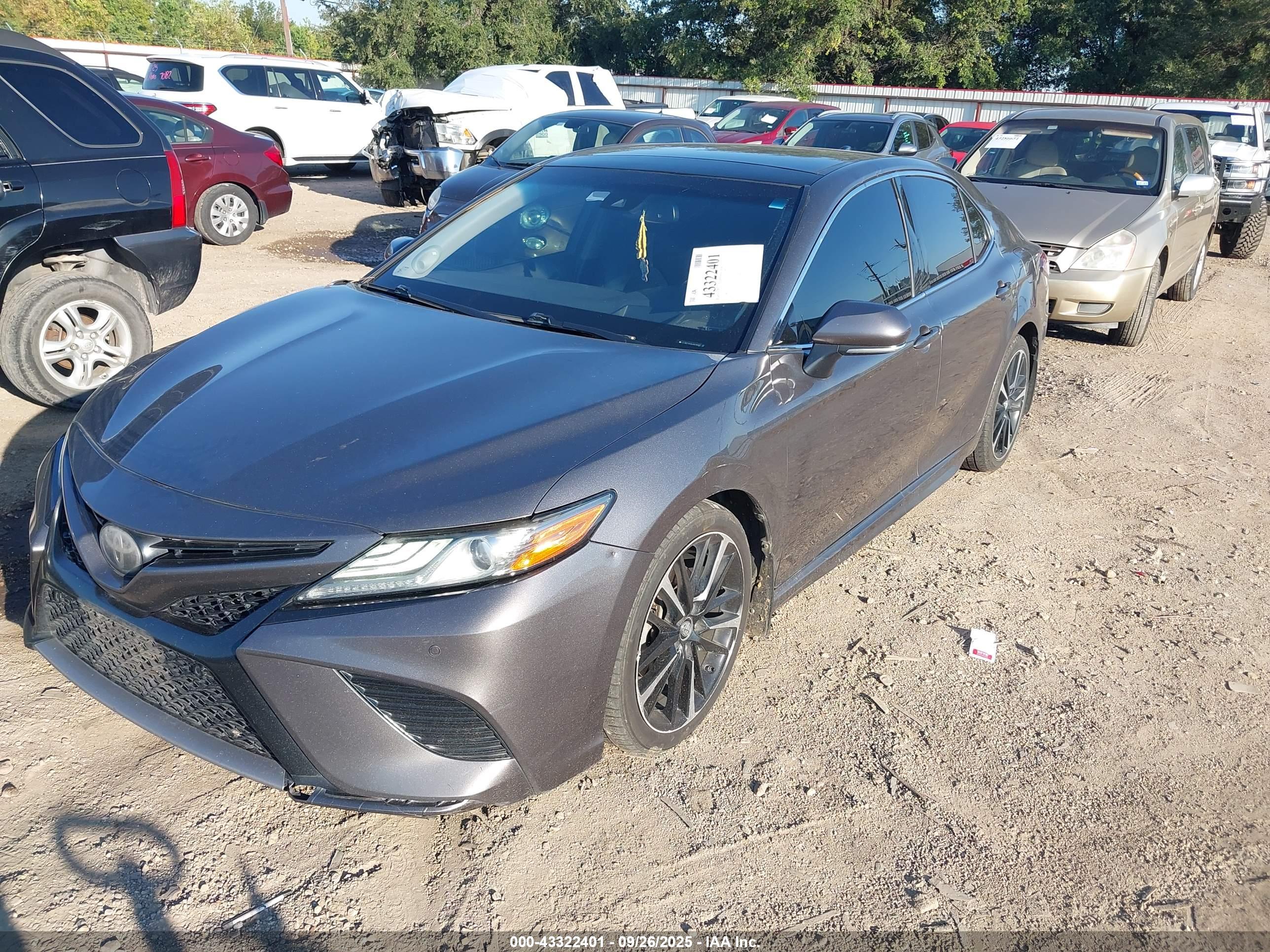 TOYOTA CAMRY image 2