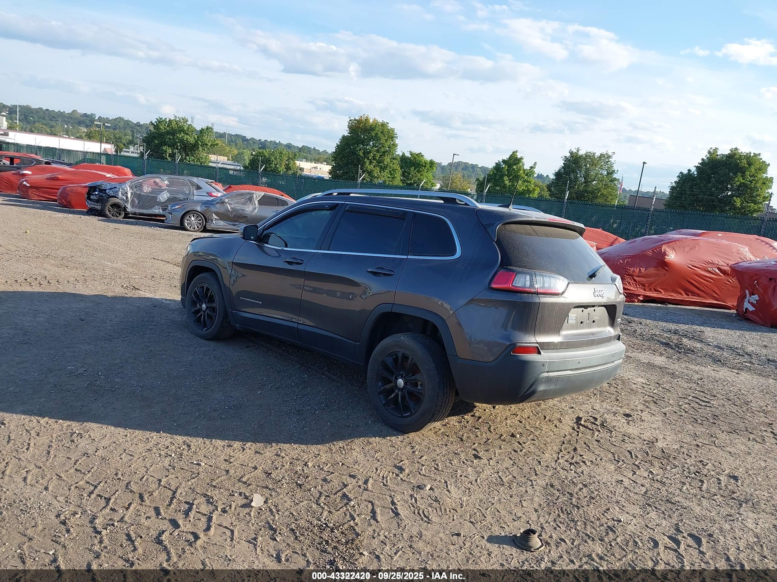 JEEP CHEROKEE image 3